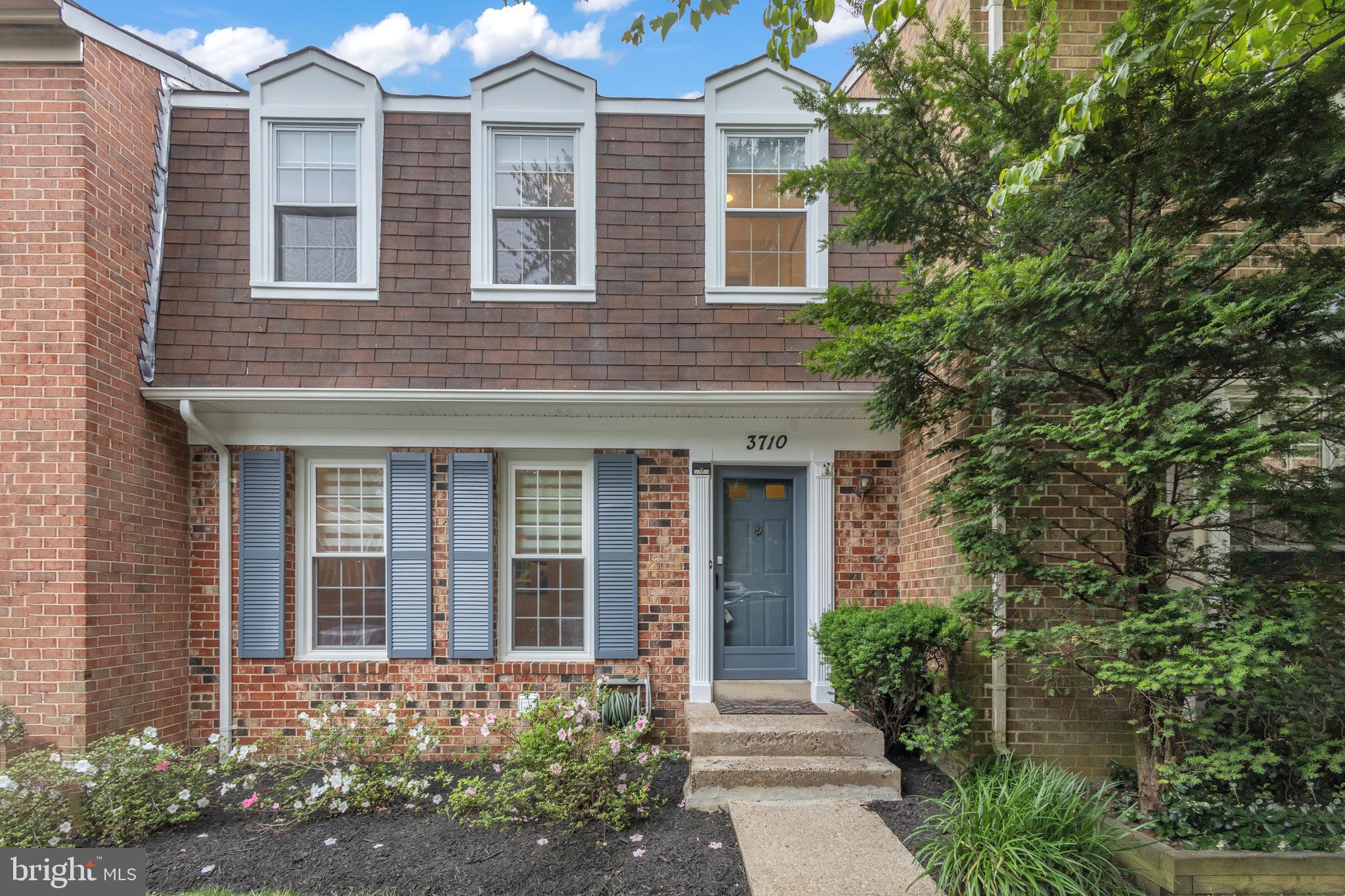 LAFAYETTE VILLAGE - Residential