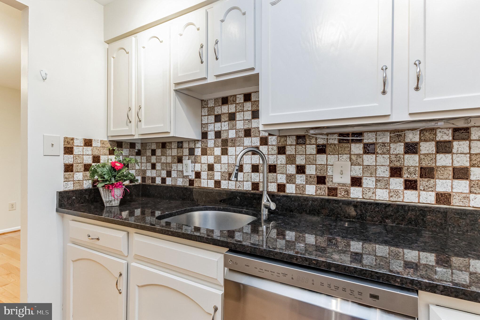 LAFAYETTE VILLAGE - Residential