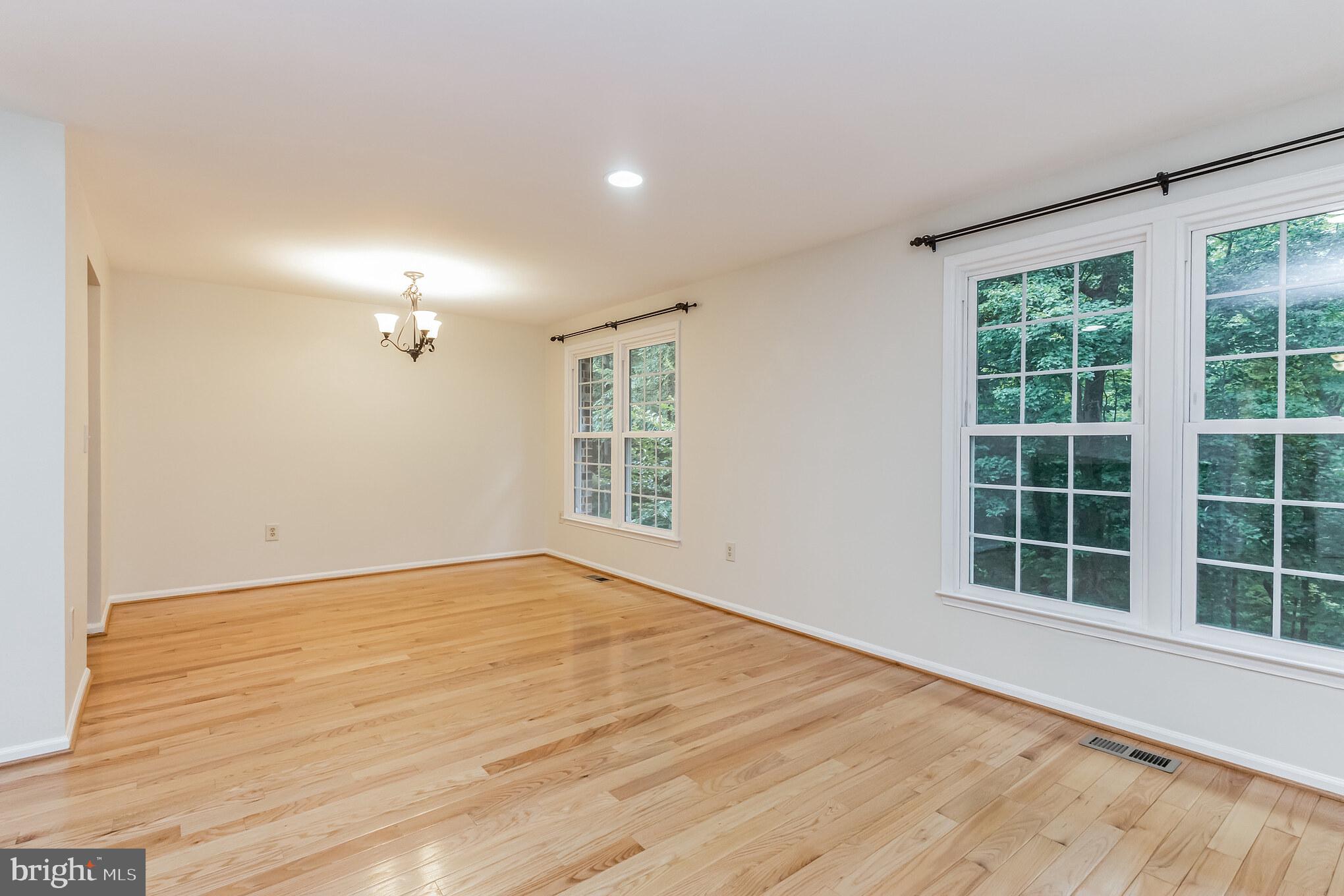 LAFAYETTE VILLAGE - Residential