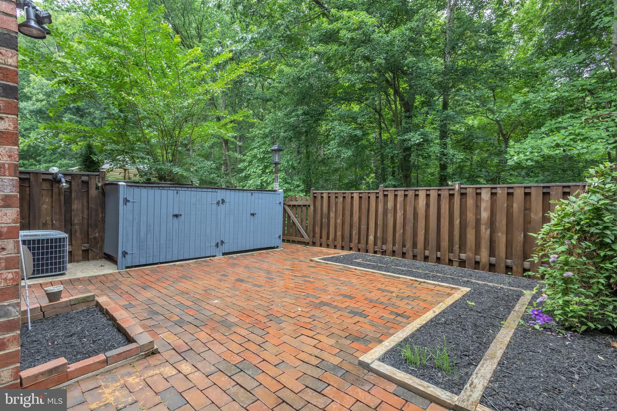 LAFAYETTE VILLAGE - Residential