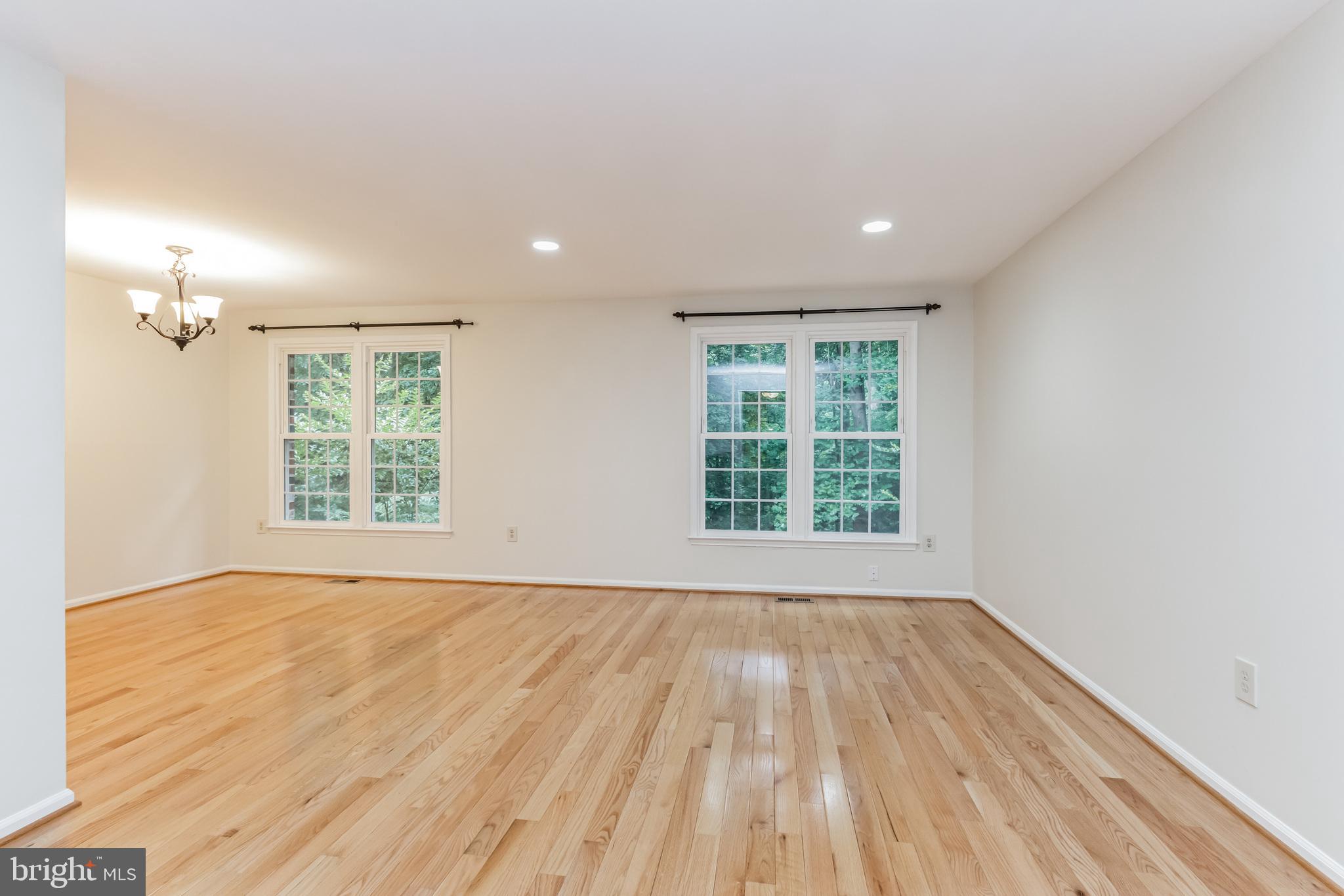 LAFAYETTE VILLAGE - Residential