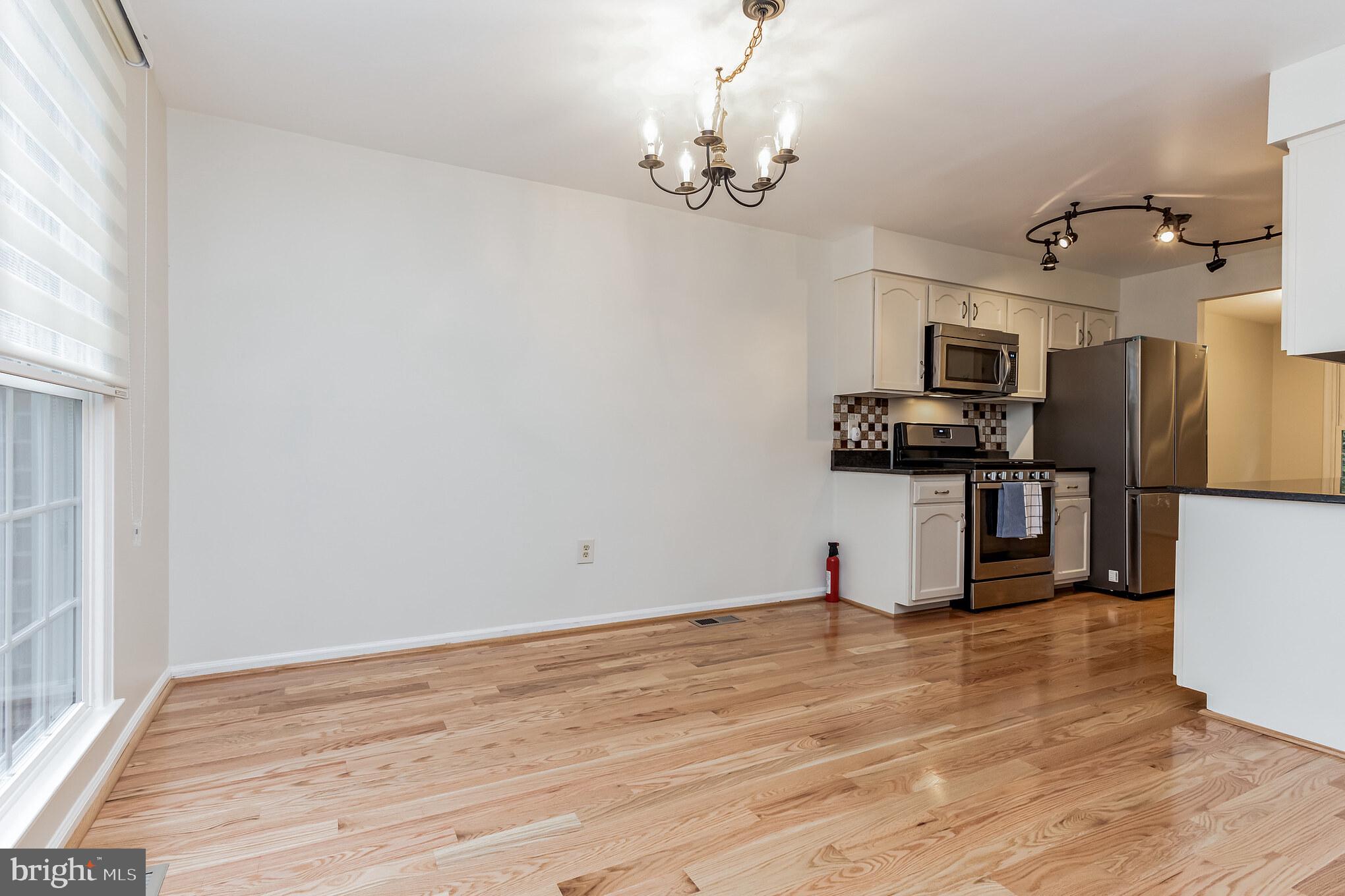 LAFAYETTE VILLAGE - Residential