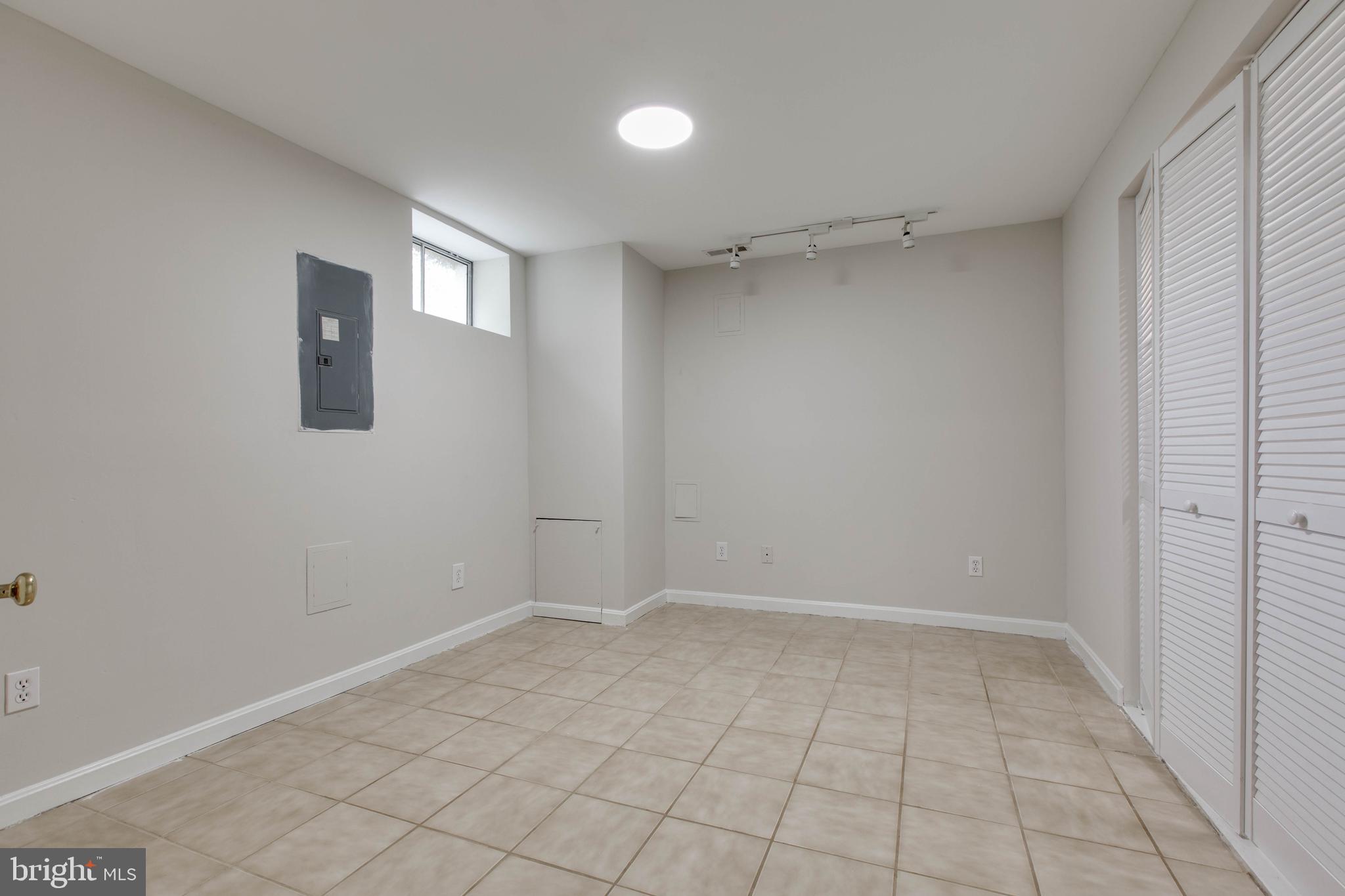 QUARTERFIELD FARMS - Residential