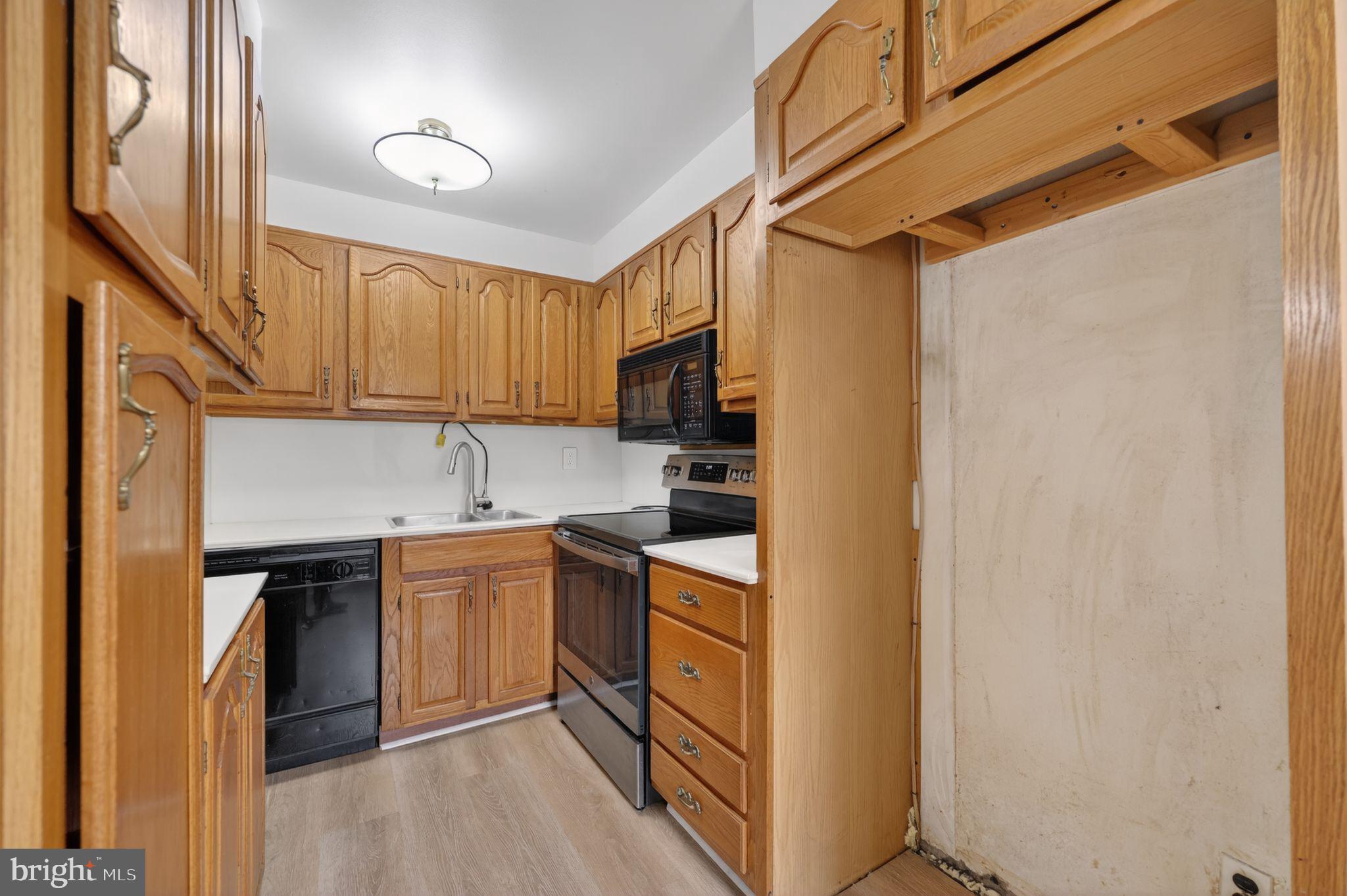 DELMAR VILLAGE - Residential