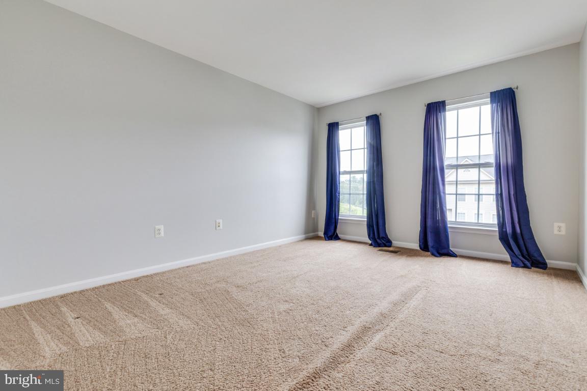 POWELLS RUN VILLAGE COND - Residential