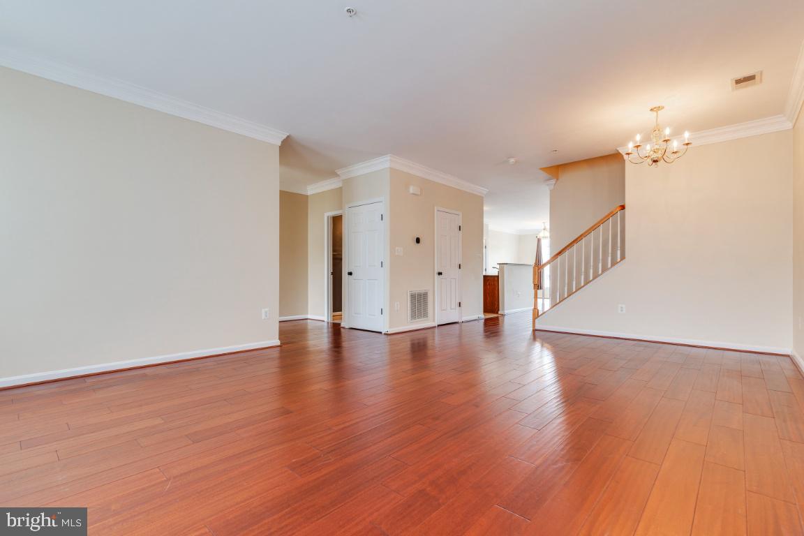 POWELLS RUN VILLAGE COND - Residential