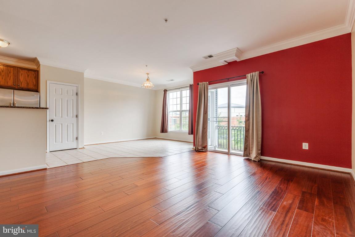 POWELLS RUN VILLAGE COND - Residential