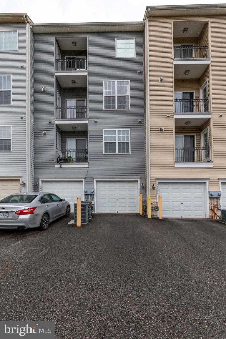 POWELLS RUN VILLAGE COND - Residential