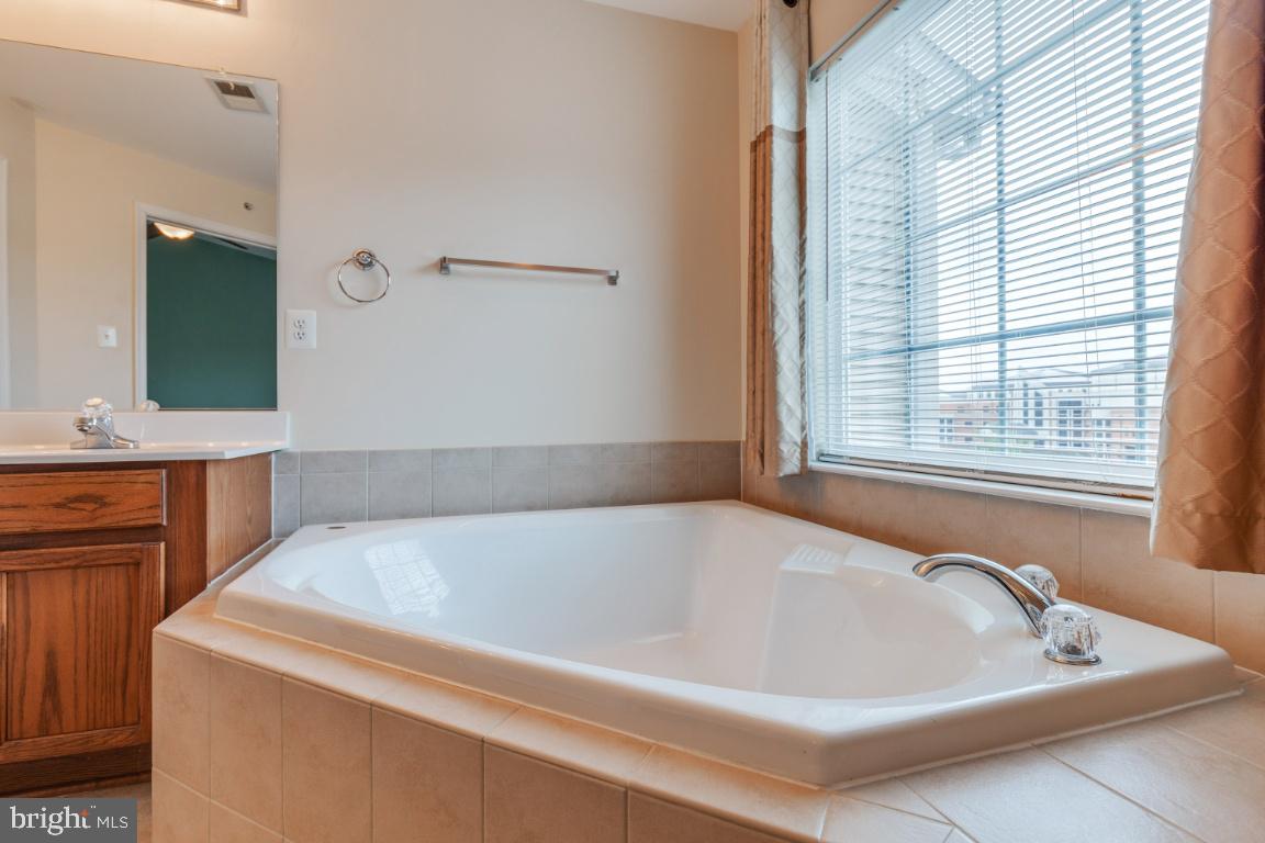 POWELLS RUN VILLAGE COND - Residential