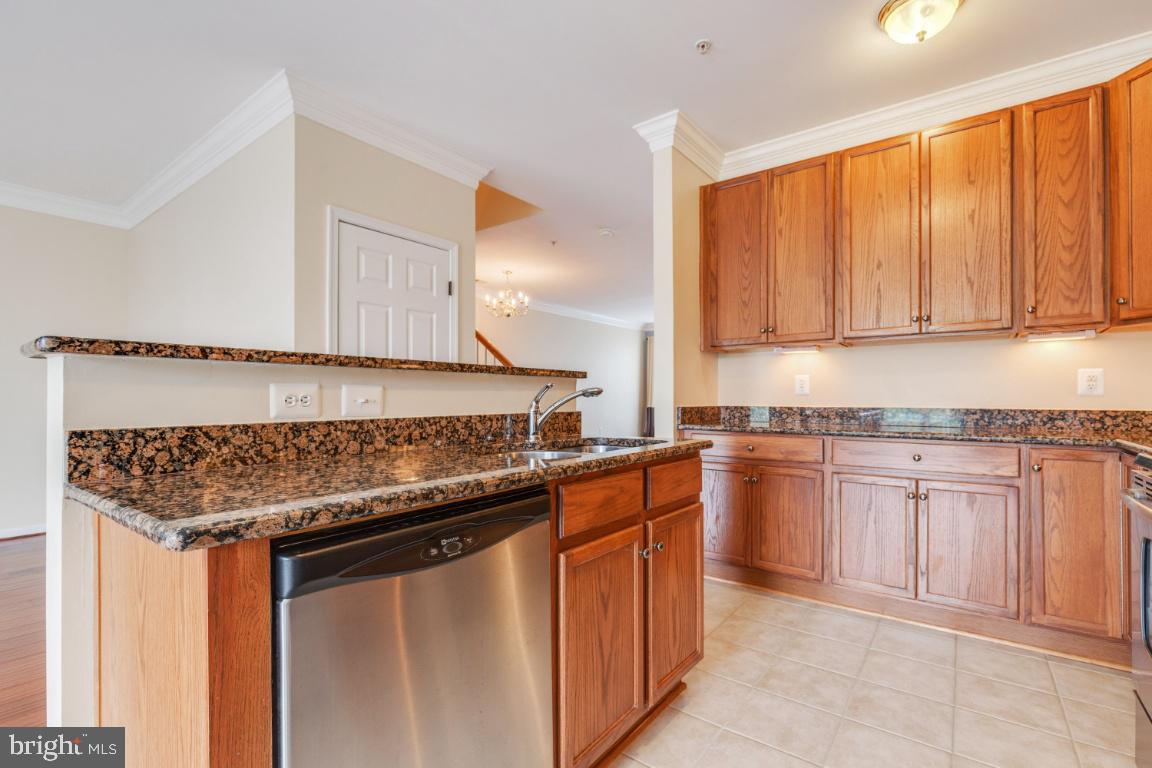 POWELLS RUN VILLAGE COND - Residential