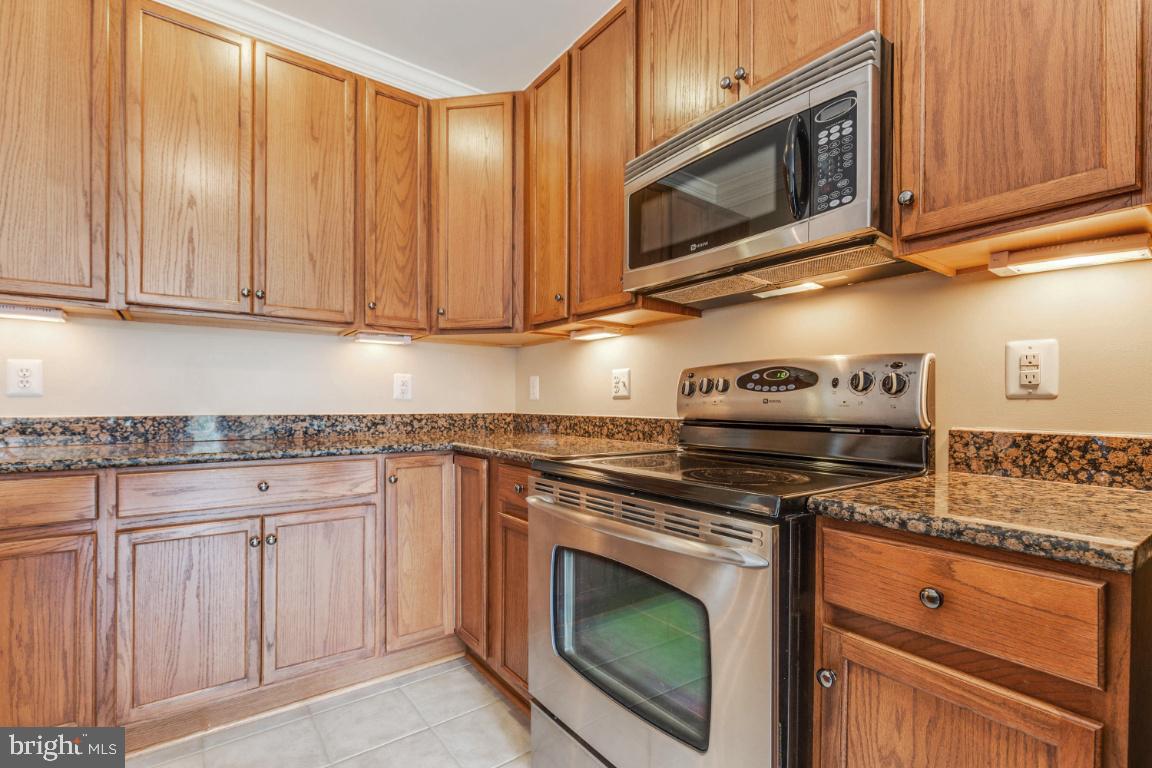 POWELLS RUN VILLAGE COND - Residential