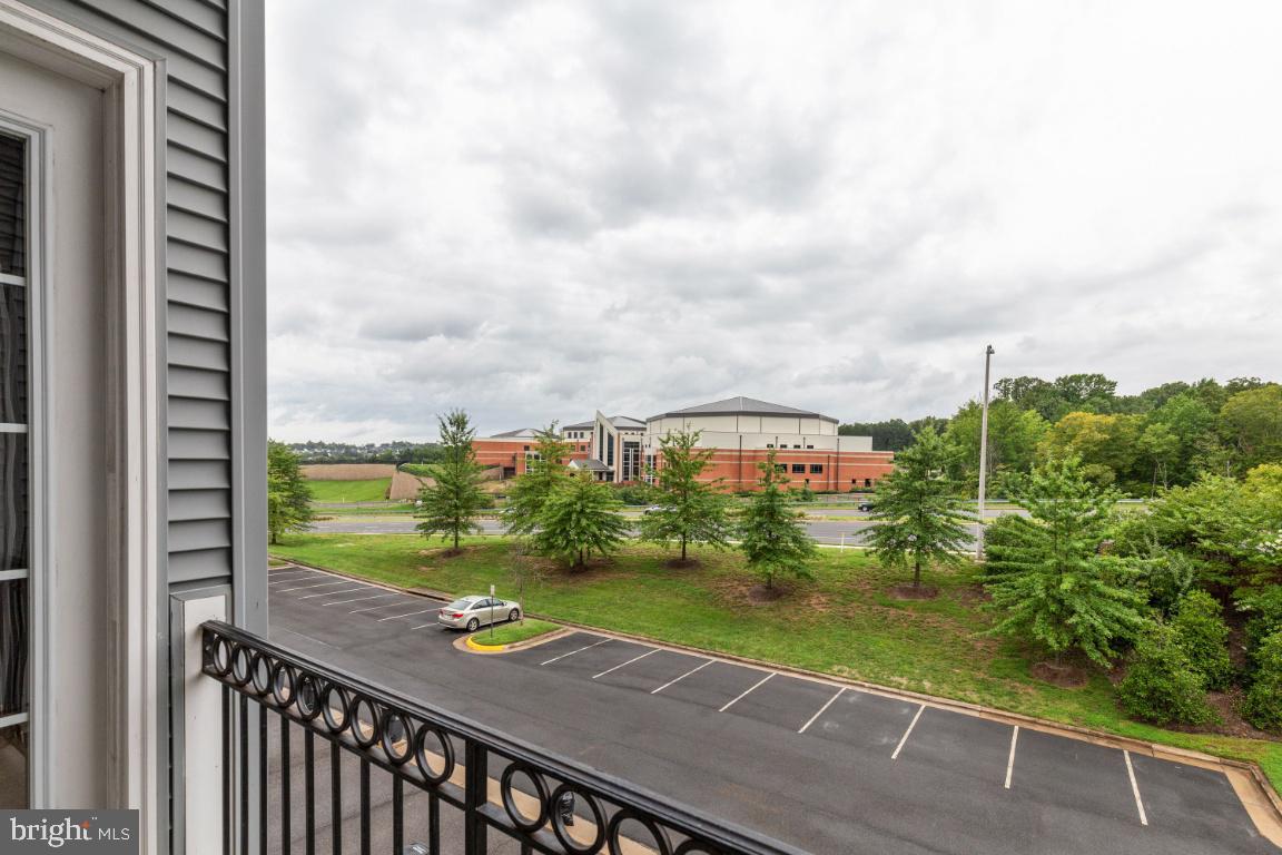 POWELLS RUN VILLAGE COND - Residential