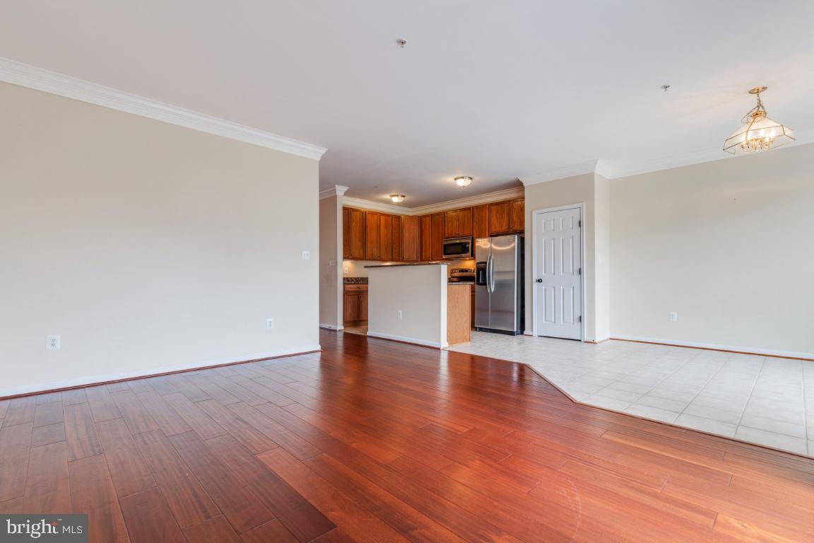 POWELLS RUN VILLAGE COND - Residential