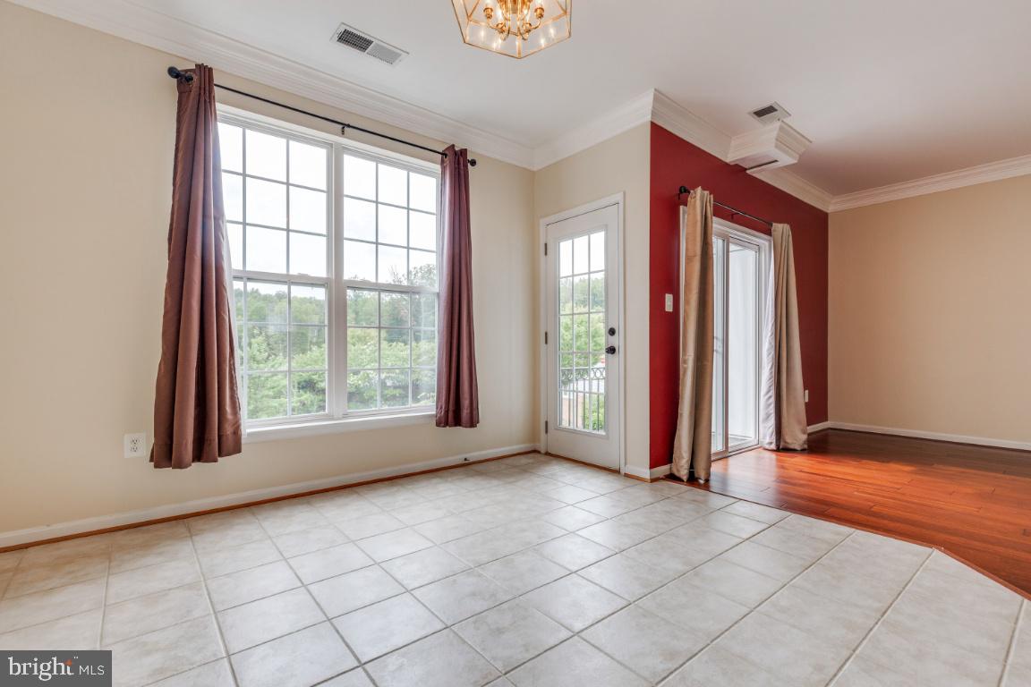 POWELLS RUN VILLAGE COND - Residential