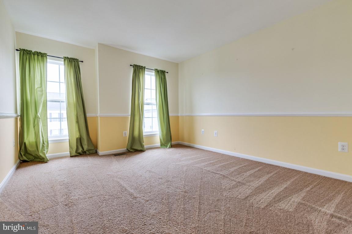 POWELLS RUN VILLAGE COND - Residential