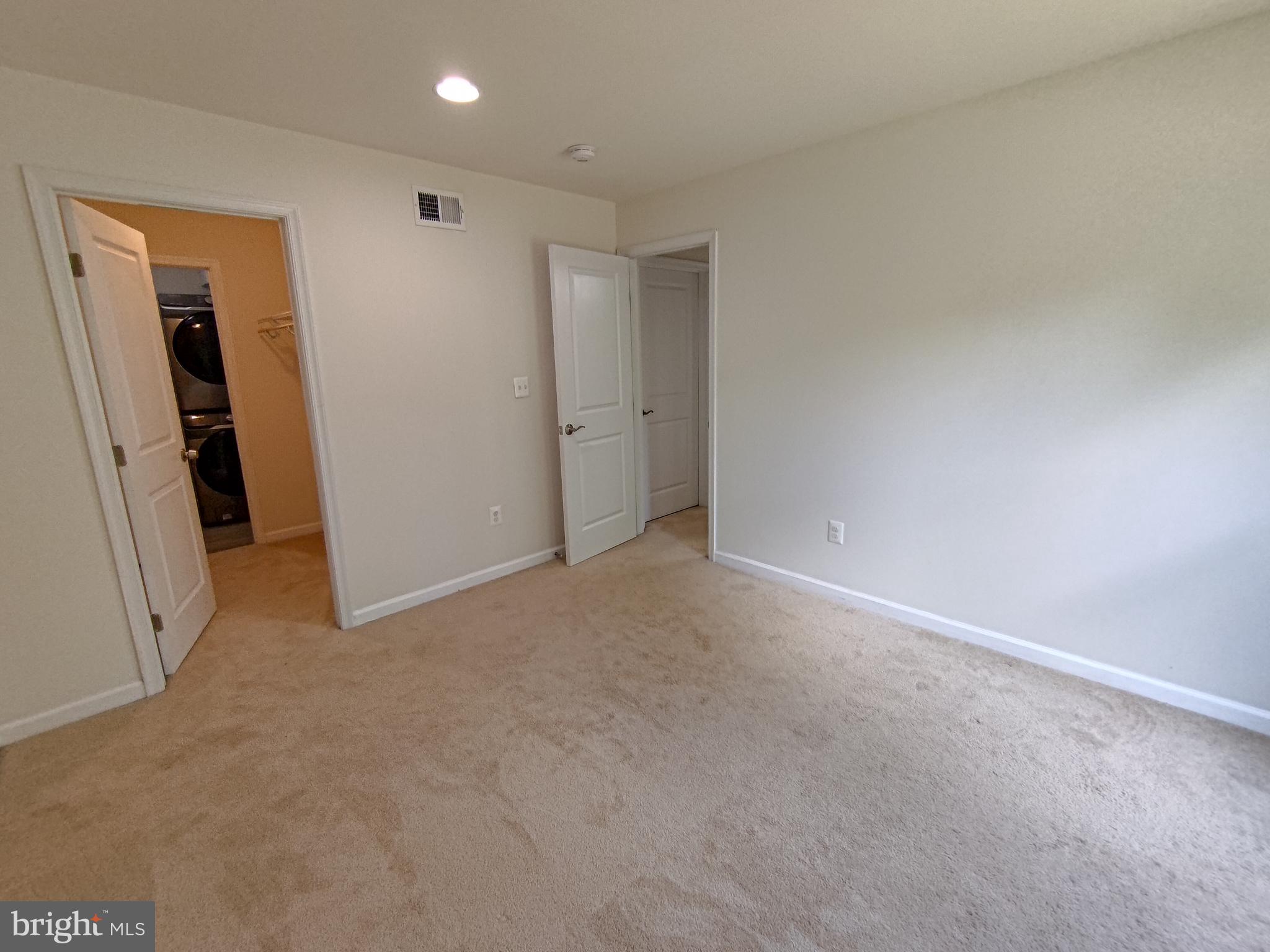 EASTVIEW AT STONE RIDGE - Residential Lease