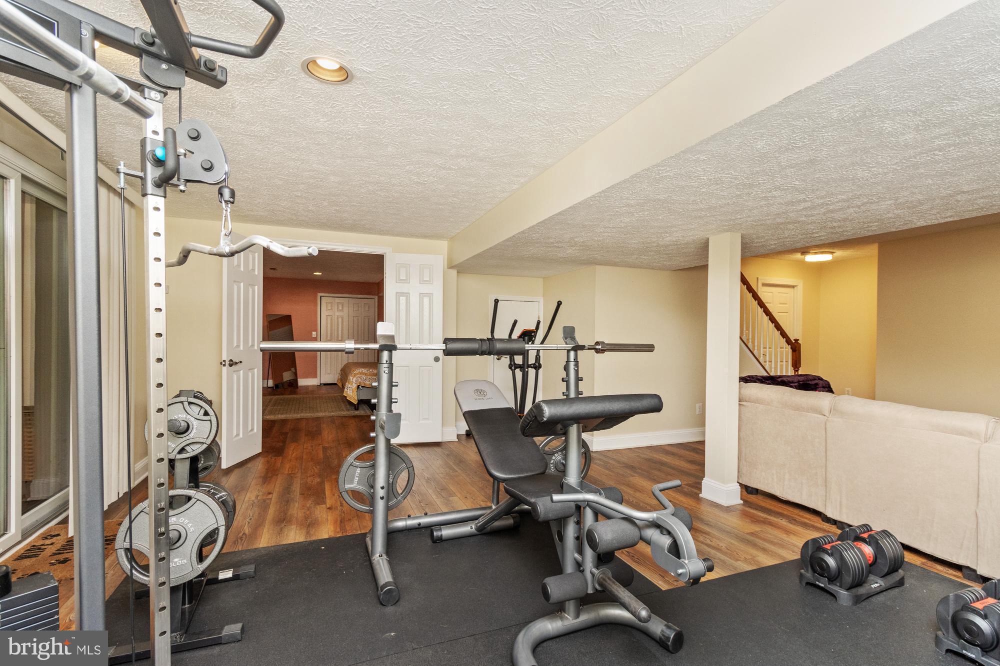 CROMWELL WOODS - Residential