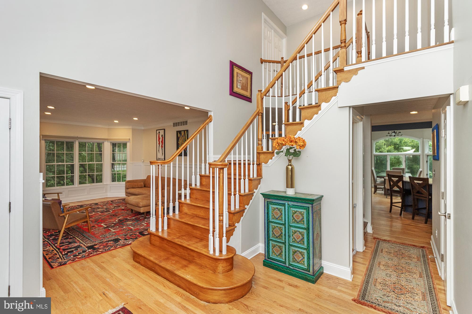 8 LOCHWELL COURT