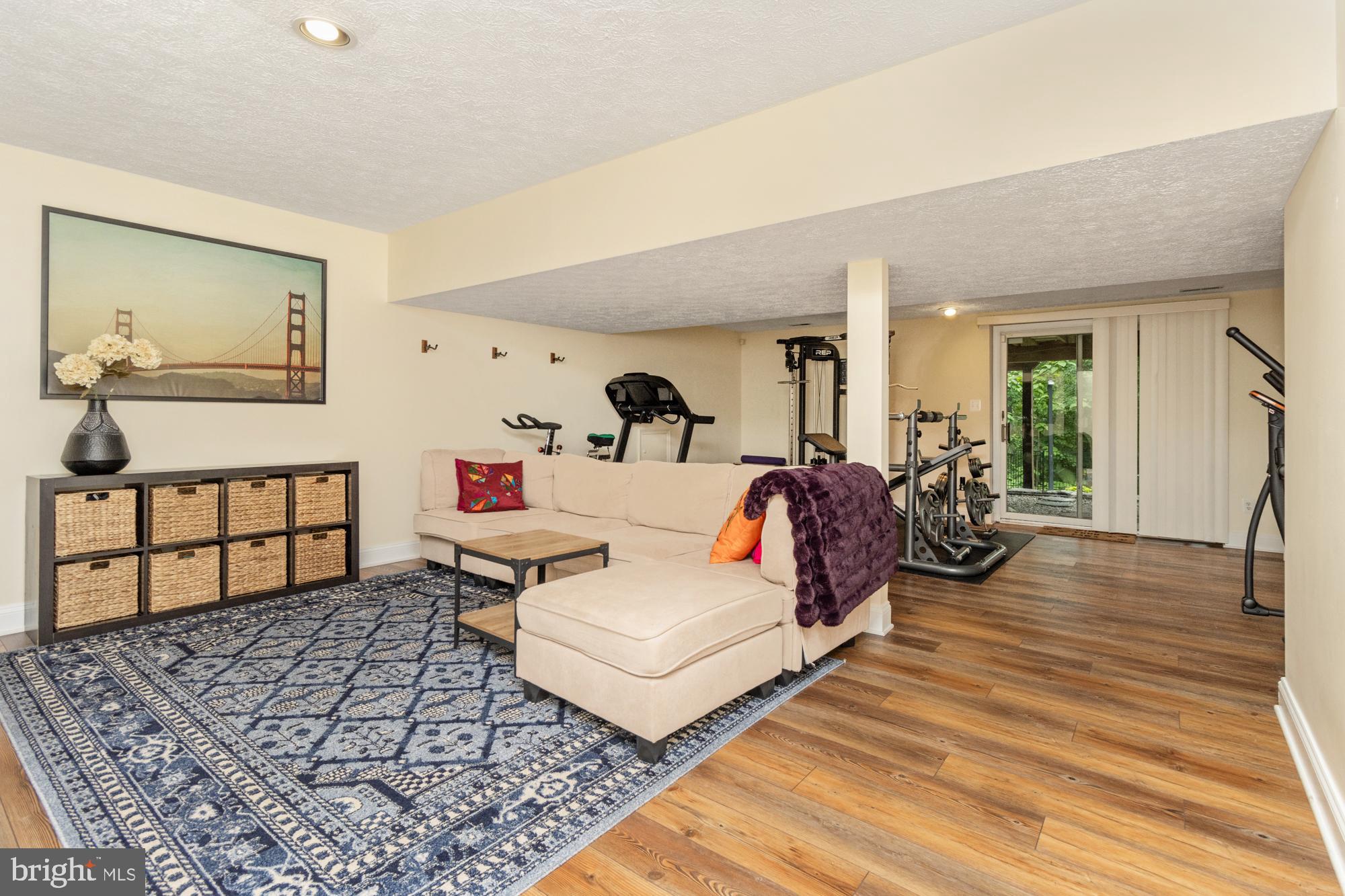 CROMWELL WOODS - Residential