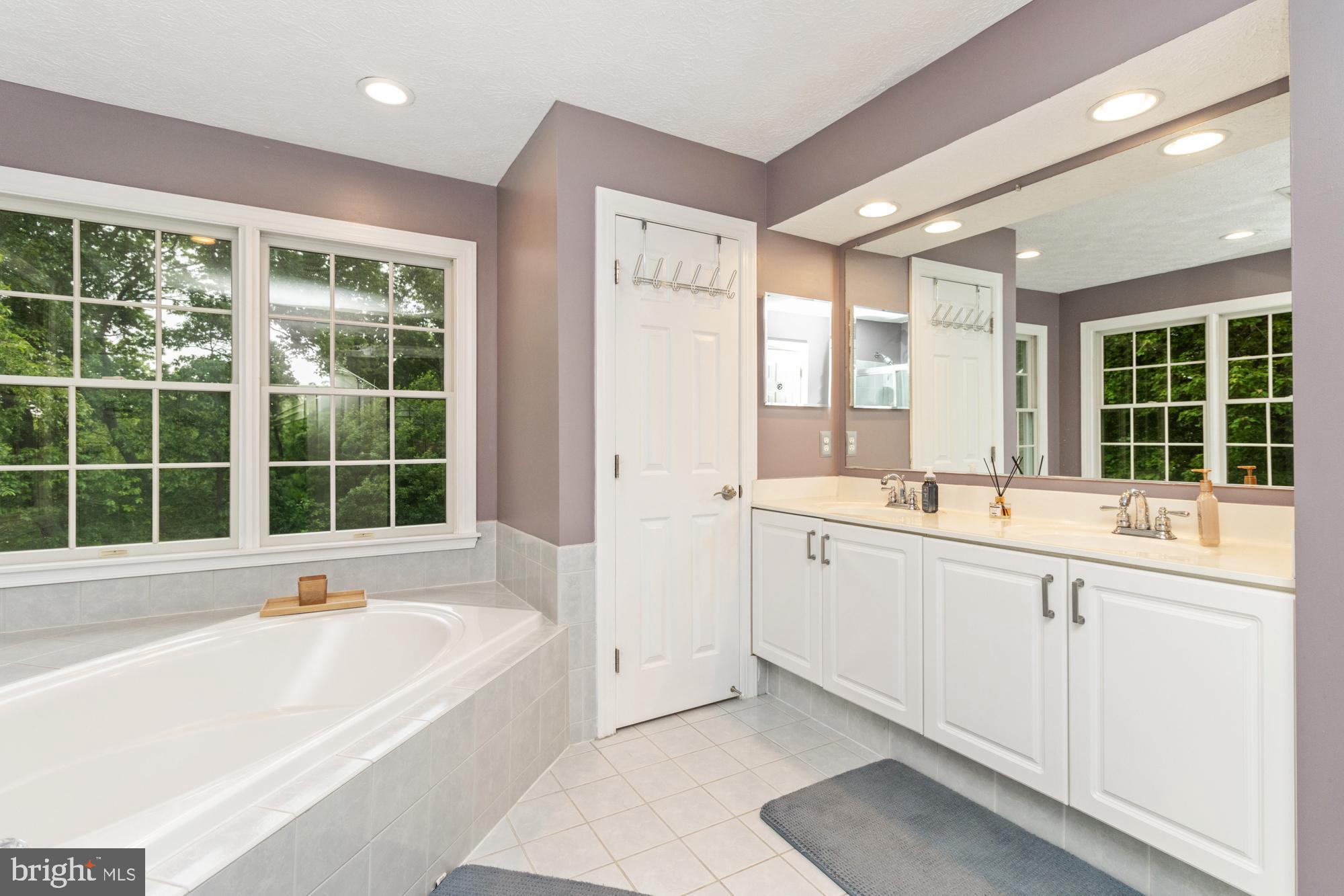 CROMWELL WOODS - Residential