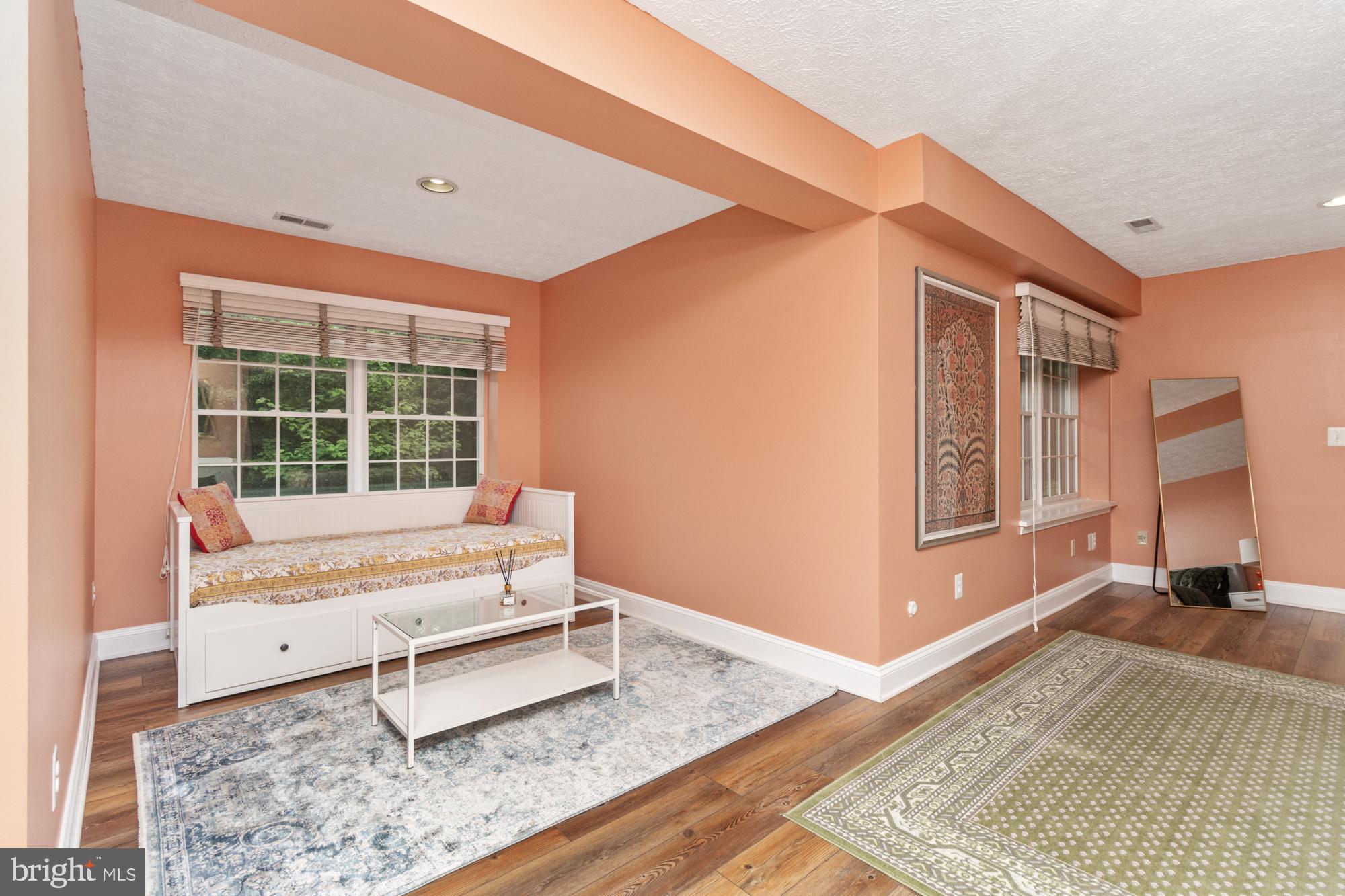 CROMWELL WOODS - Residential