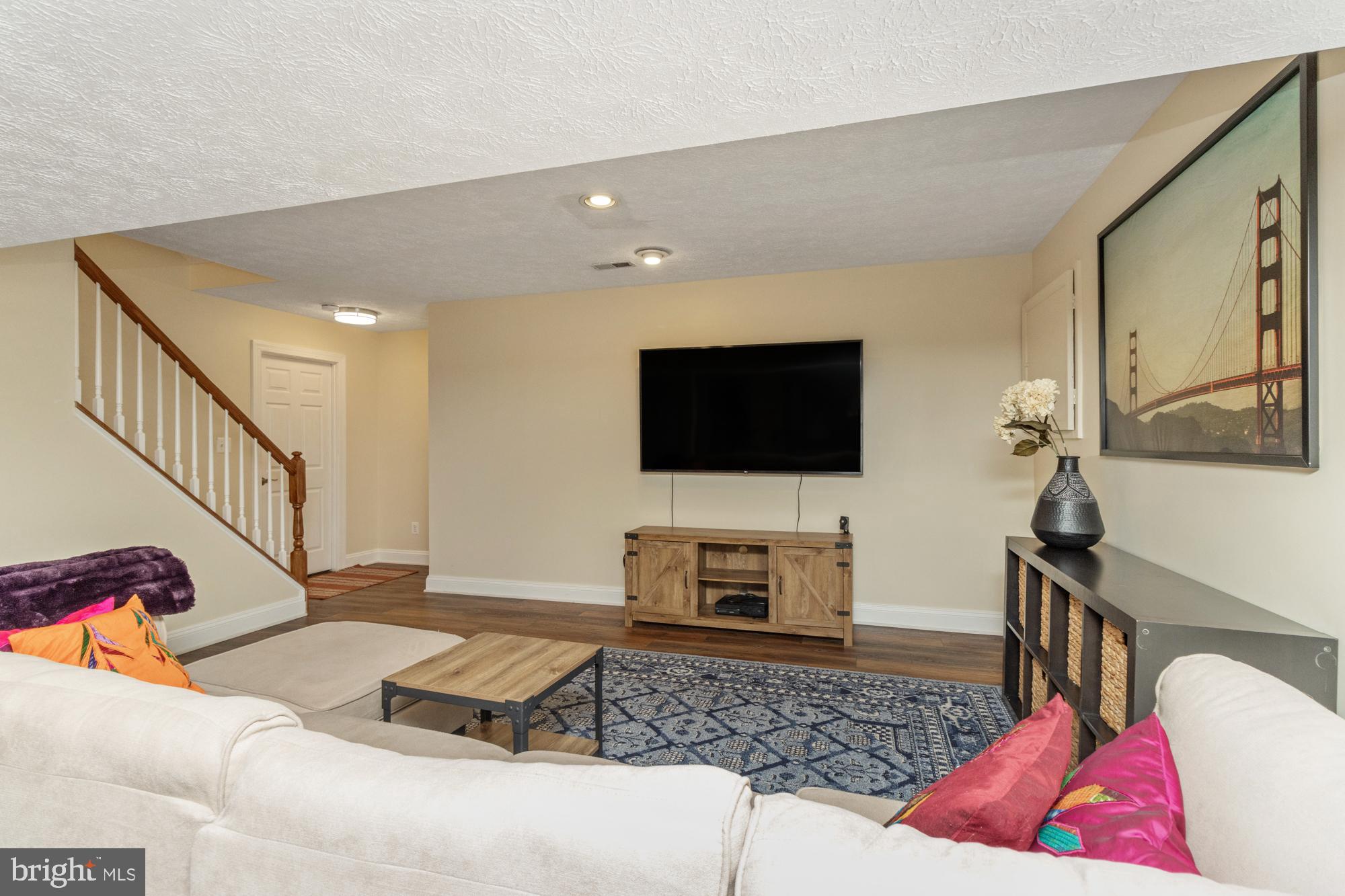 CROMWELL WOODS - Residential