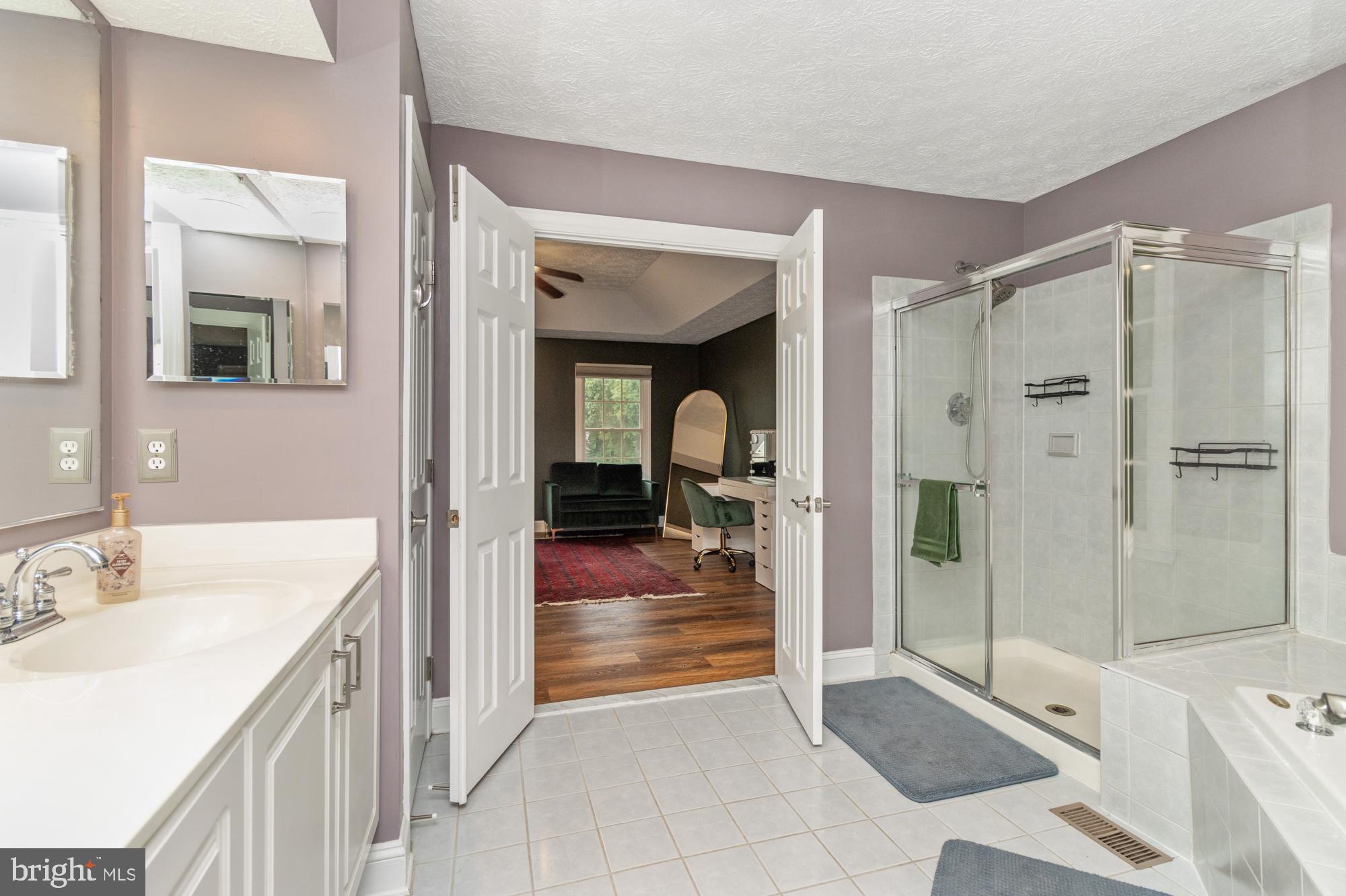 CROMWELL WOODS - Residential