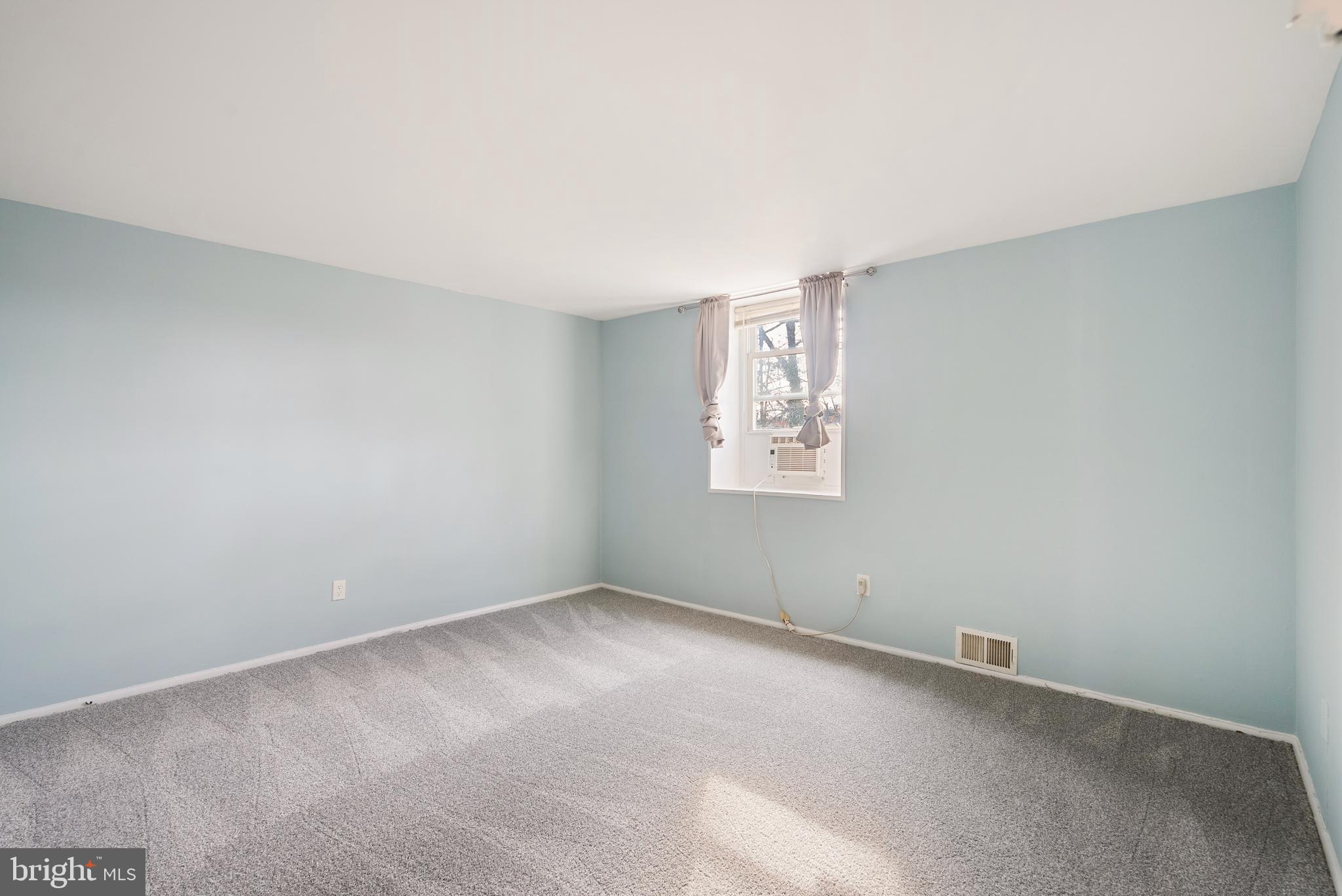 PALMER PARK - Residential Lease