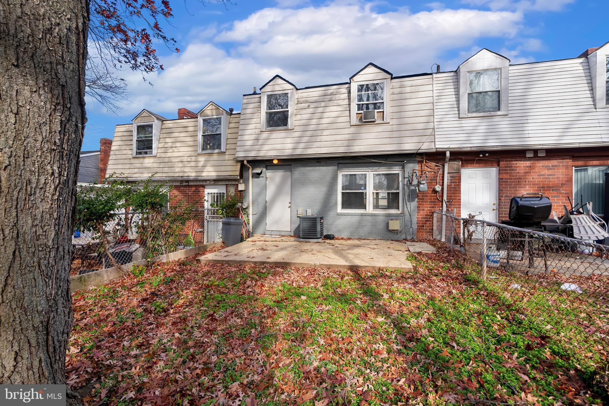 PALMER PARK - Residential Lease