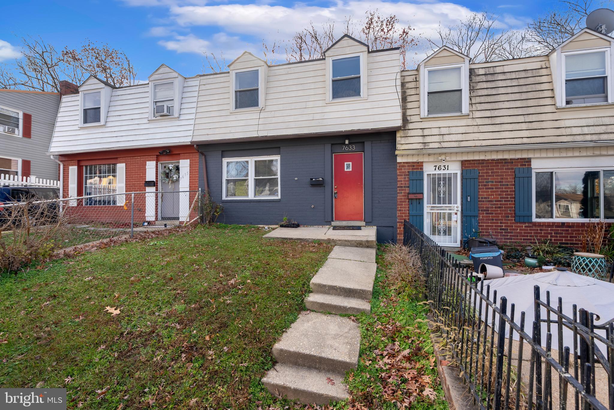 PALMER PARK - Residential Lease