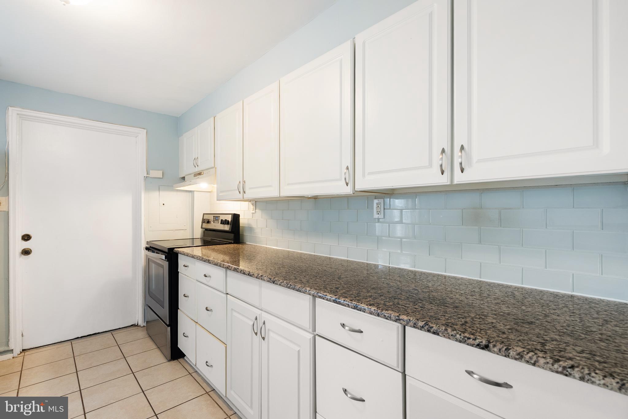 PALMER PARK - Residential Lease