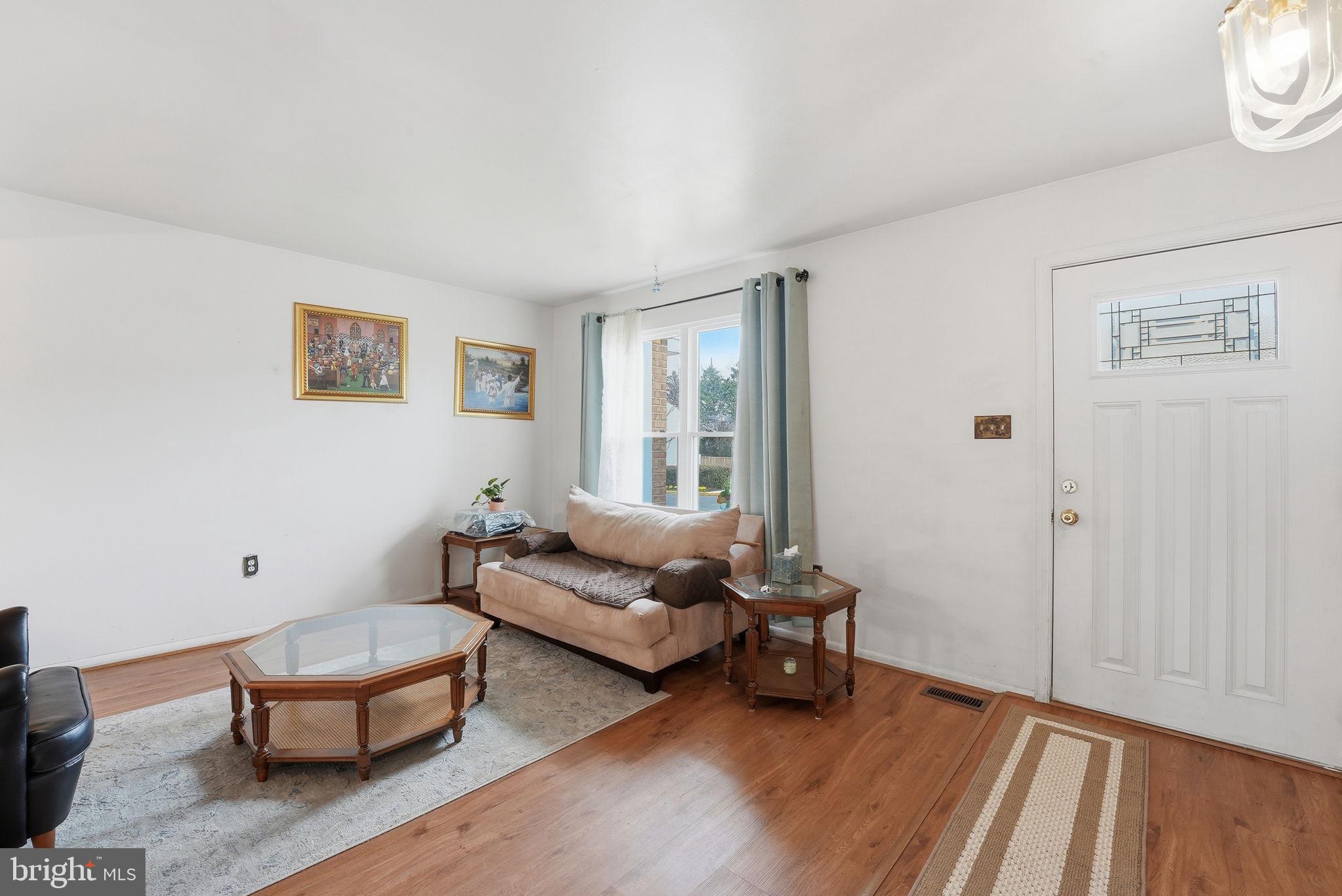 9005 CONTINENTAL PLACE