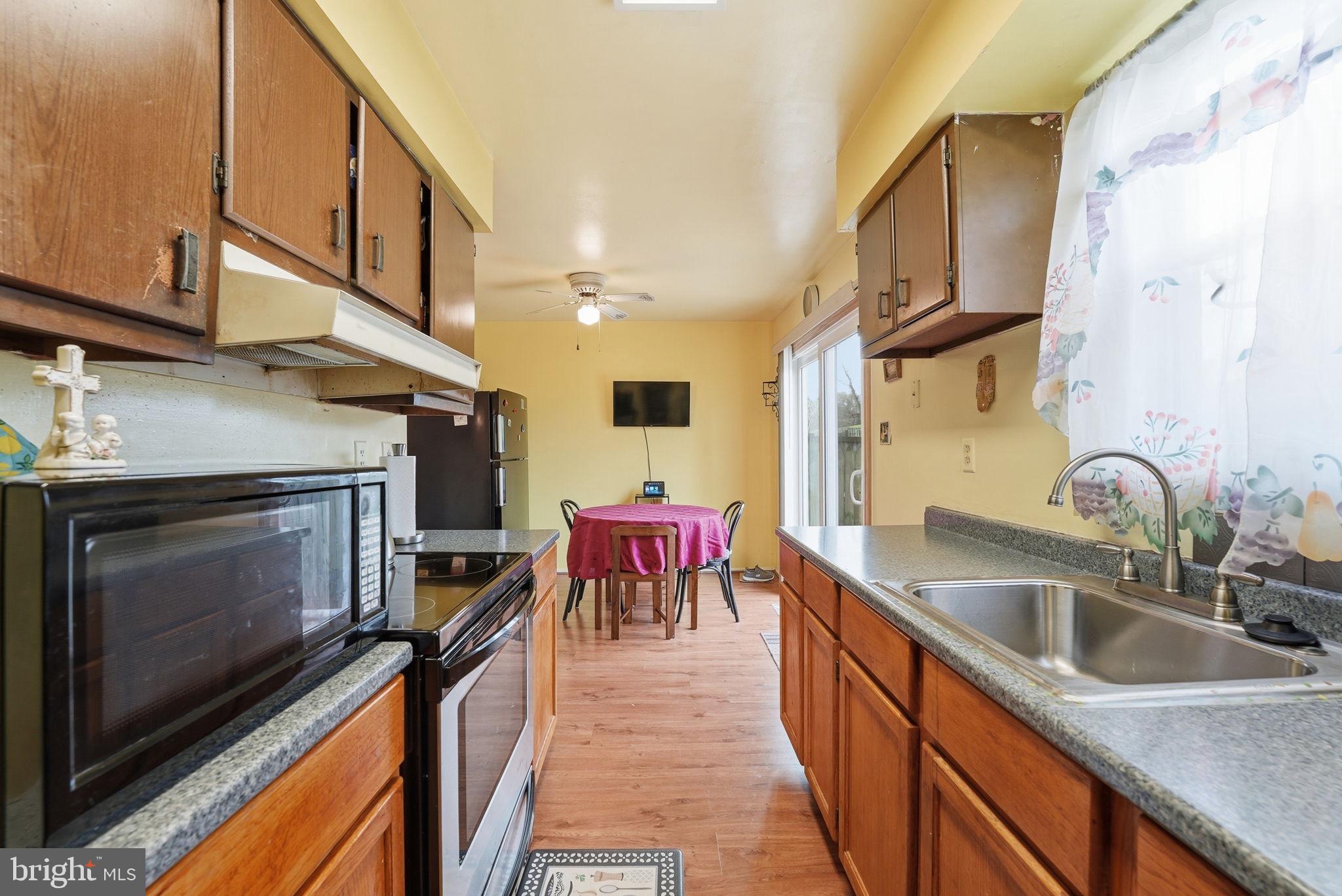 9005 CONTINENTAL PLACE