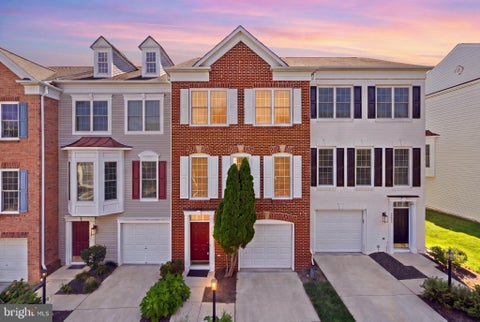 Townhouse For Rent - 2524 Terra Cotta Circle<br/> HERNDON, VA 20171