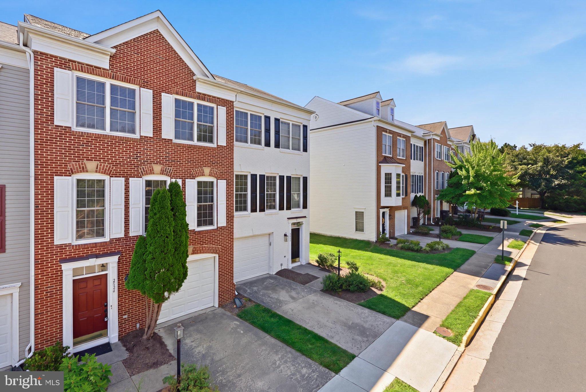 2524 TERRA COTTA CIRCLE