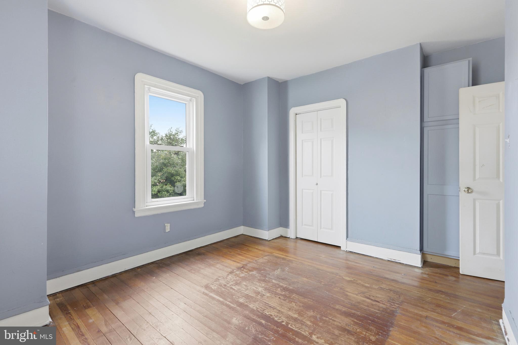 LAWNDALE - Residential