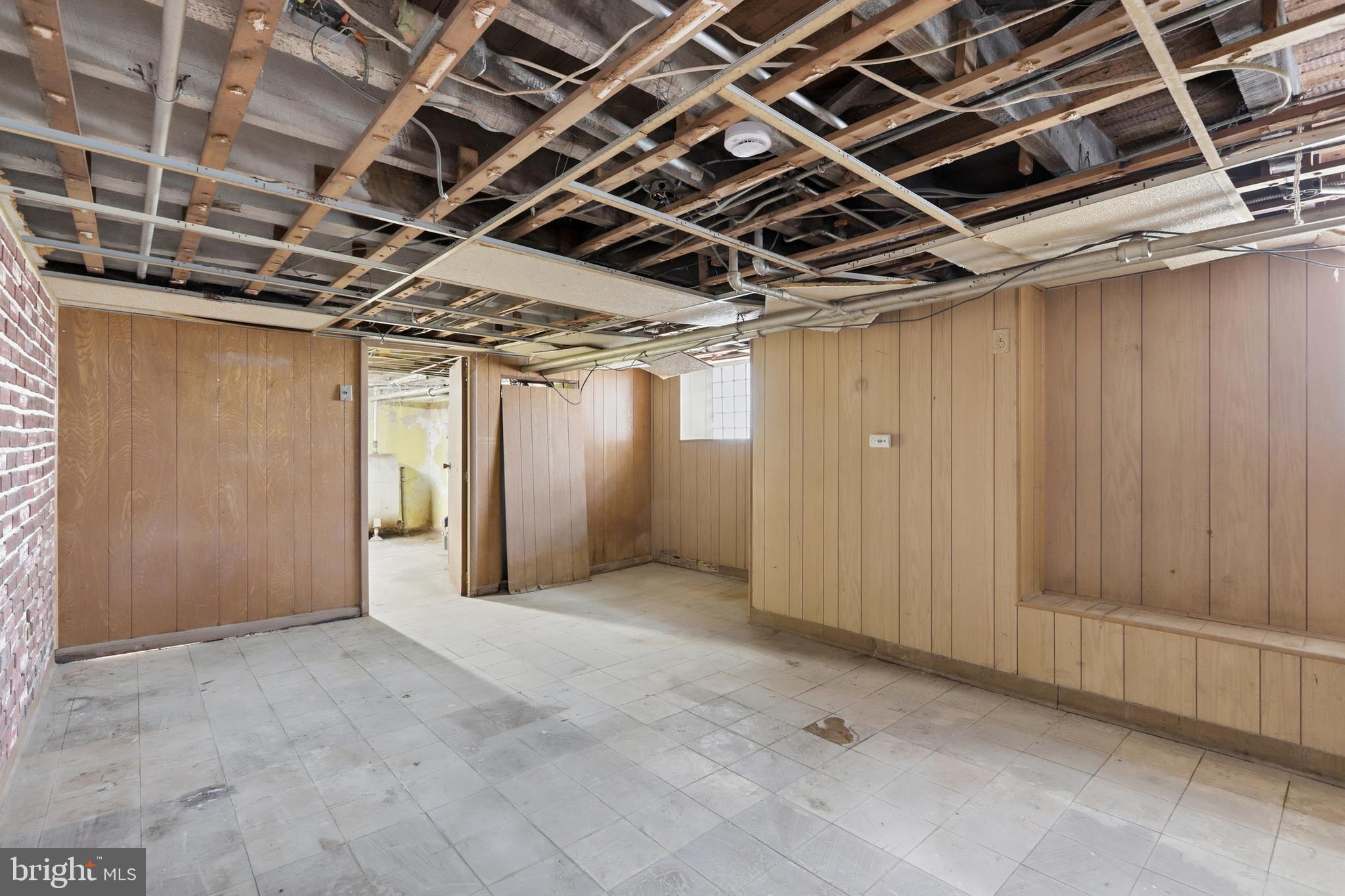 LAWNDALE - Residential