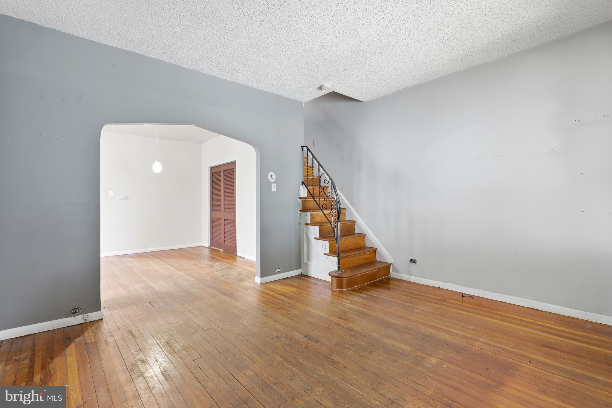 LAWNDALE - Residential