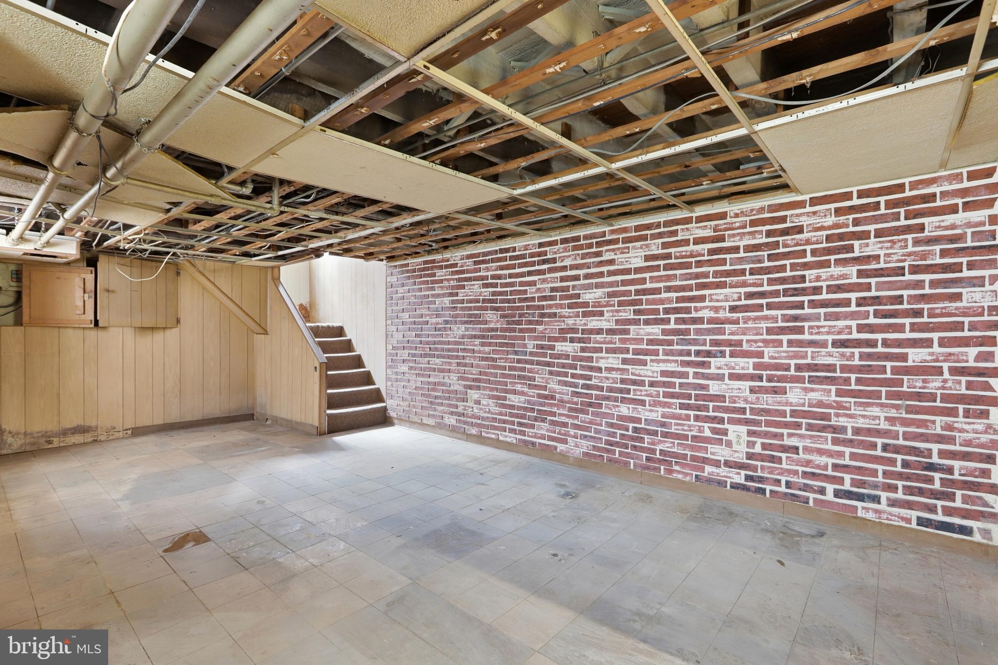 LAWNDALE - Residential