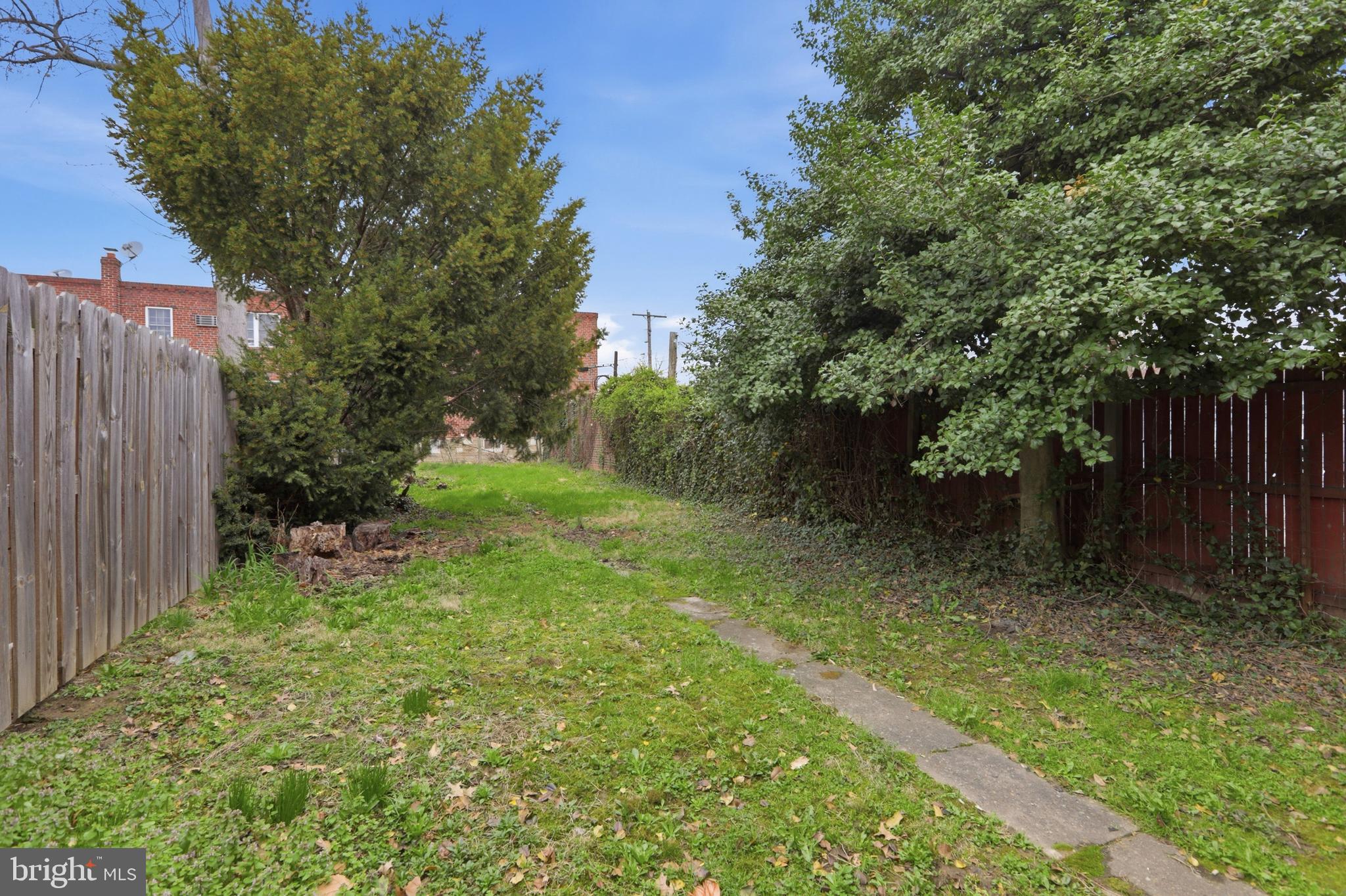 LAWNDALE - Residential