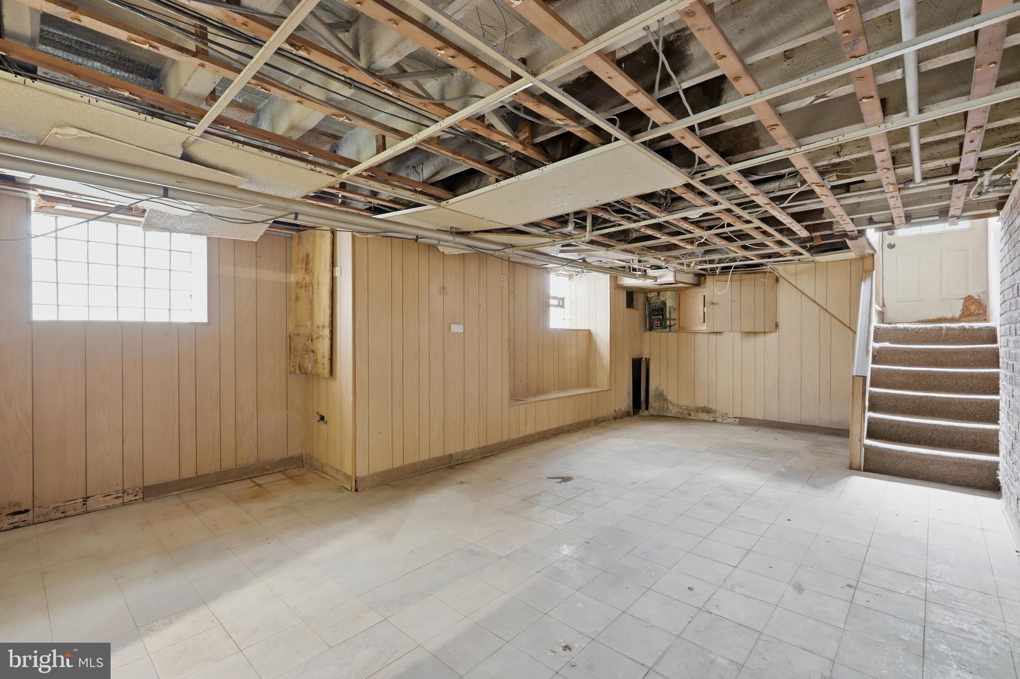 LAWNDALE - Residential