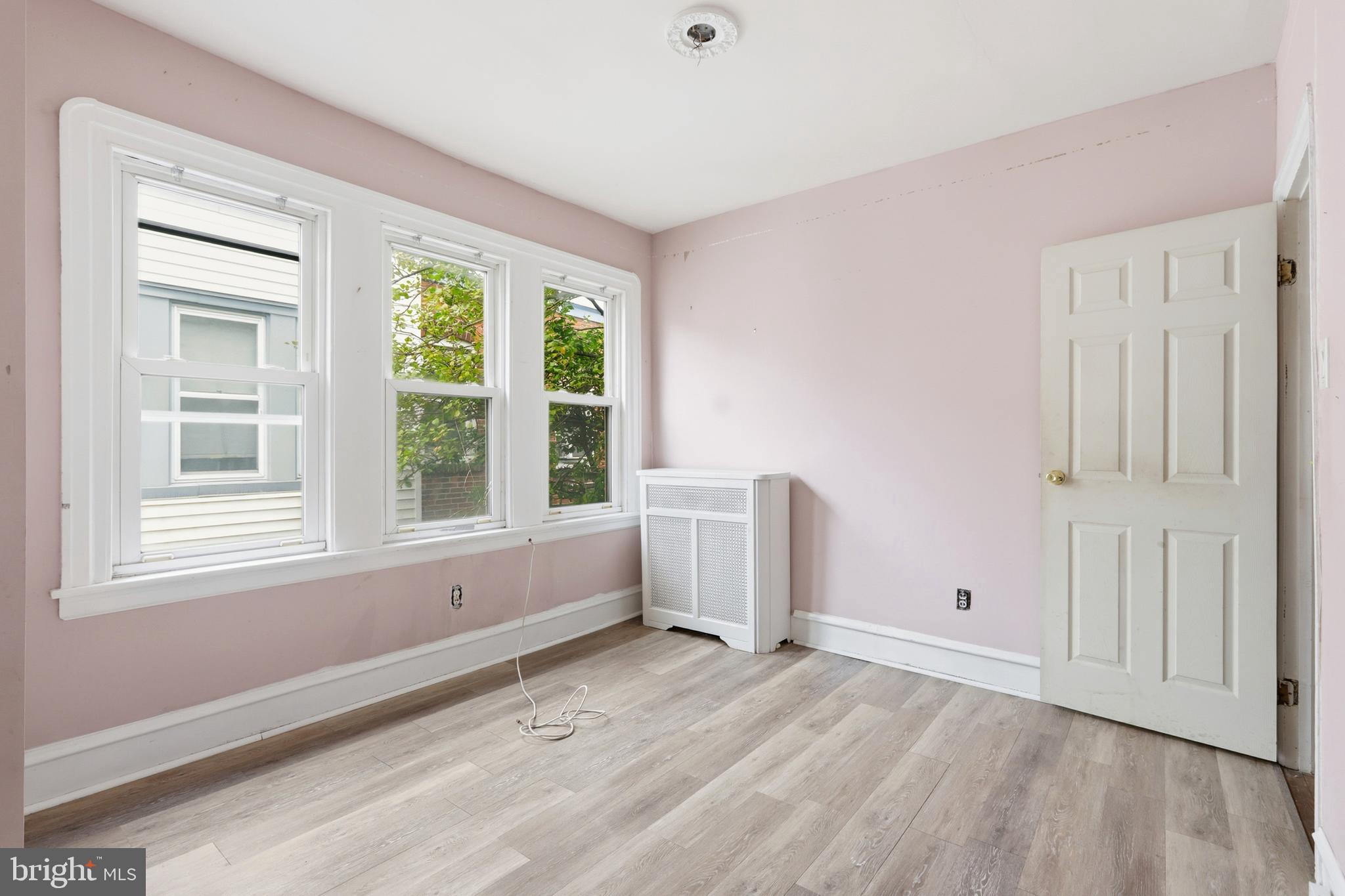 LAWNDALE - Residential