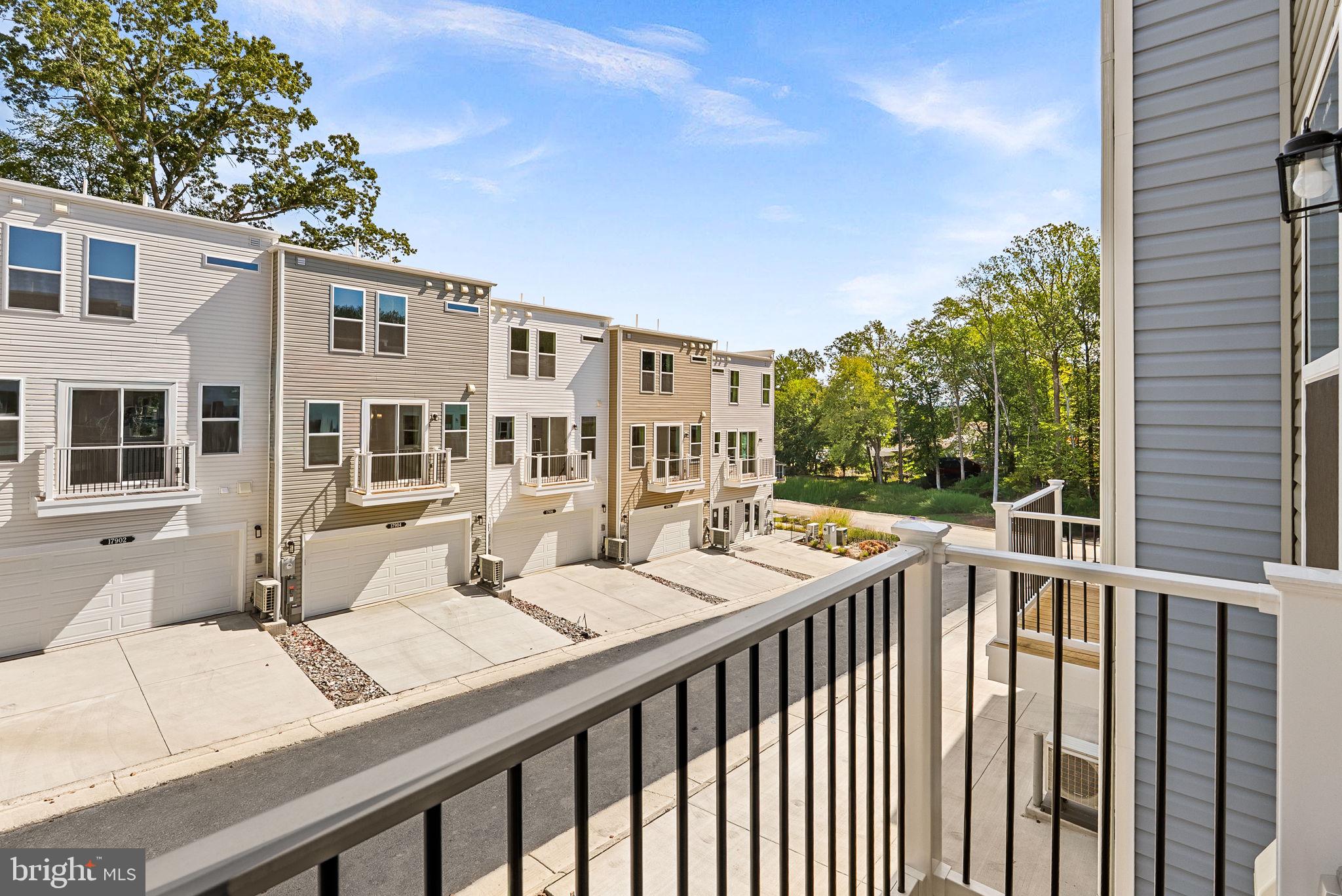 CASCADE LANDING - Residential