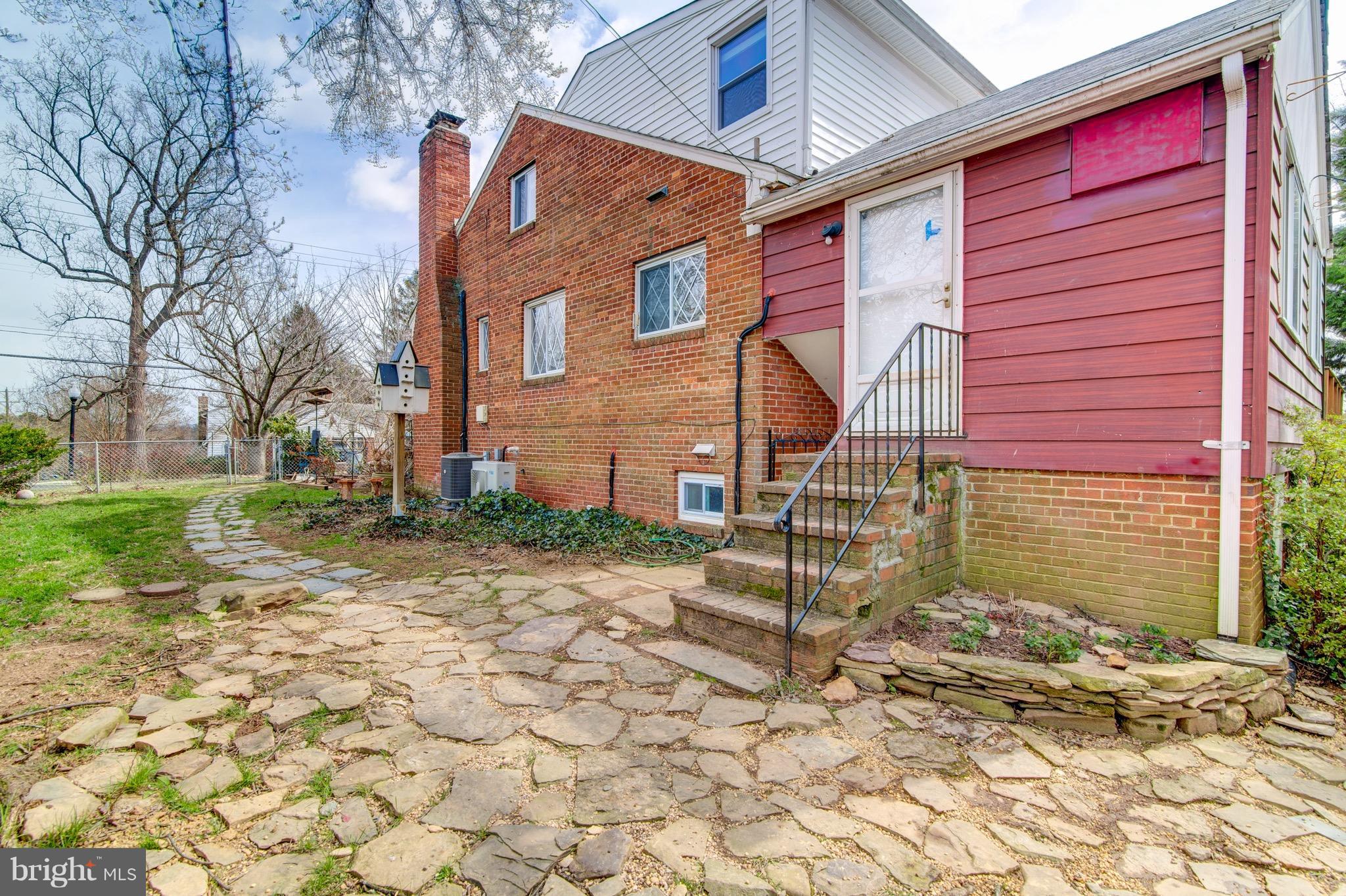 EAST FALLS CHURCH - Residential