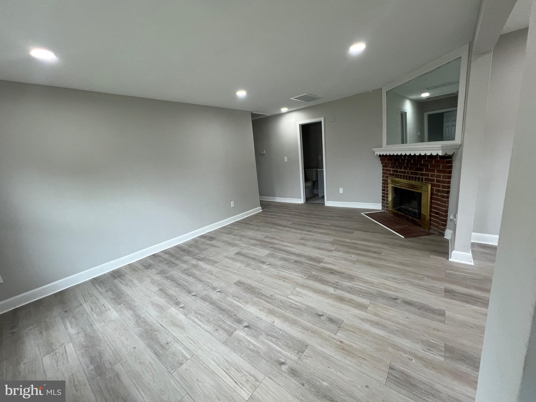 RIGGS MANOR - Residential