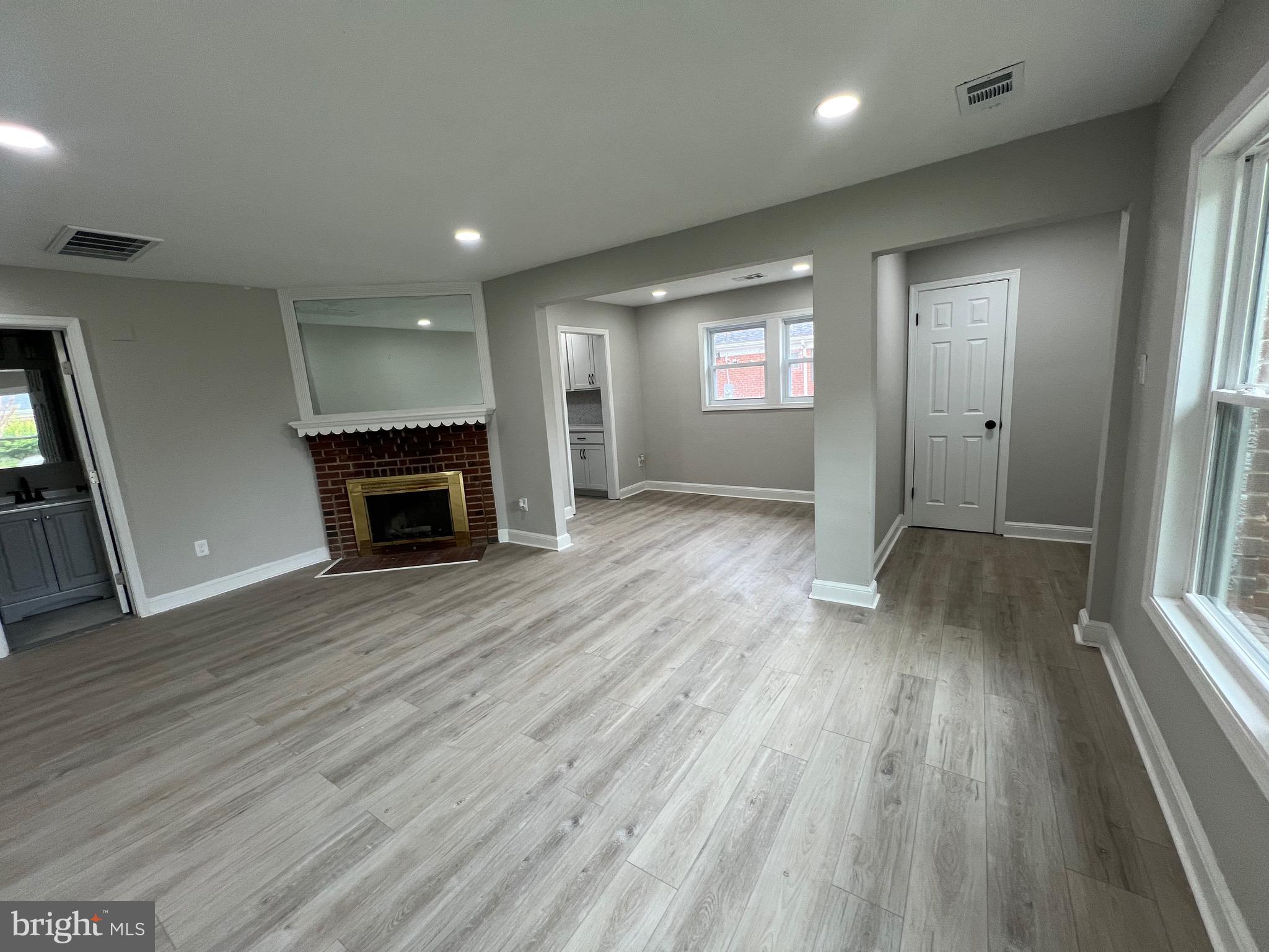 RIGGS MANOR - Residential