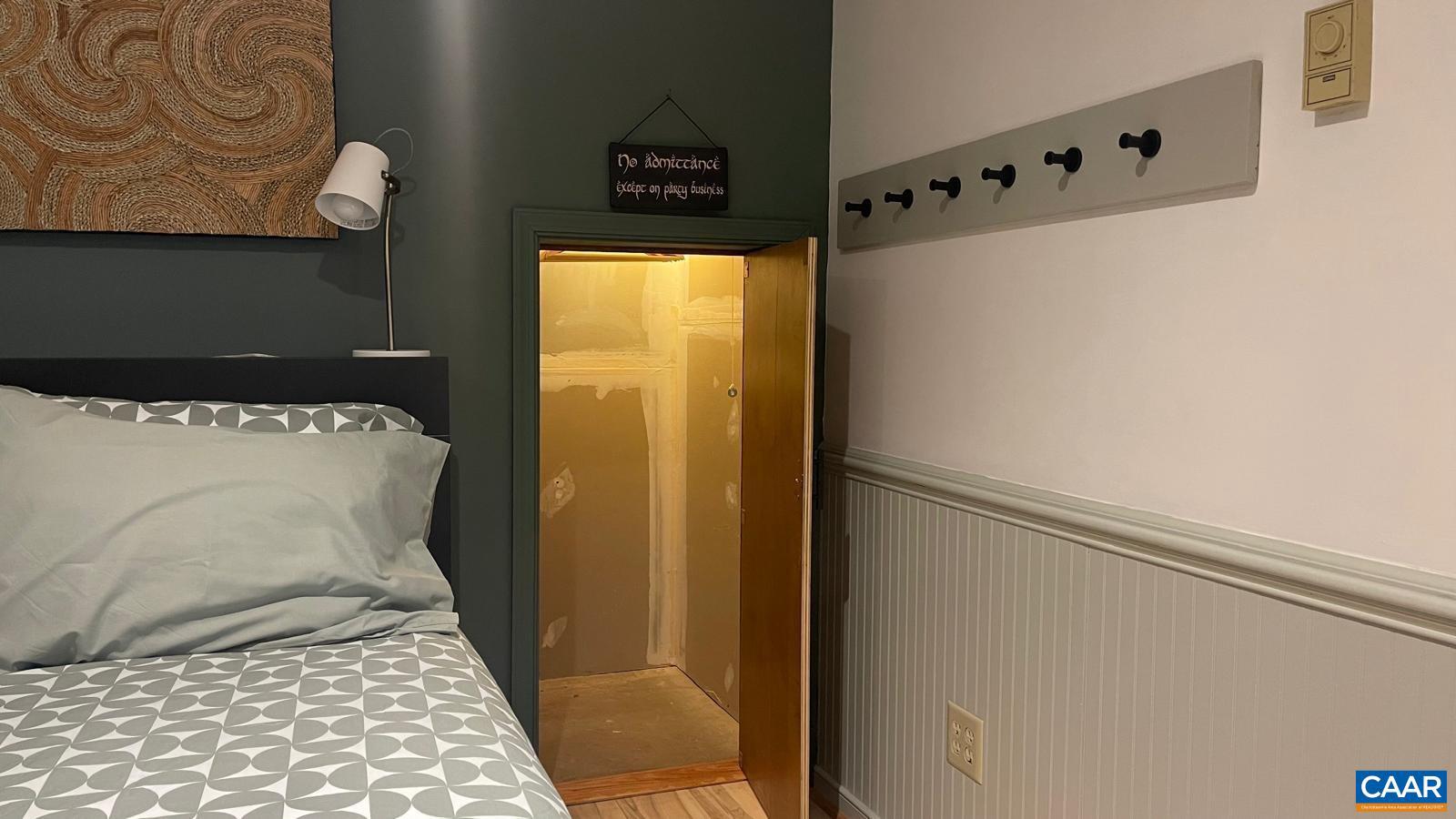 UNKNOWN - Residential Lease