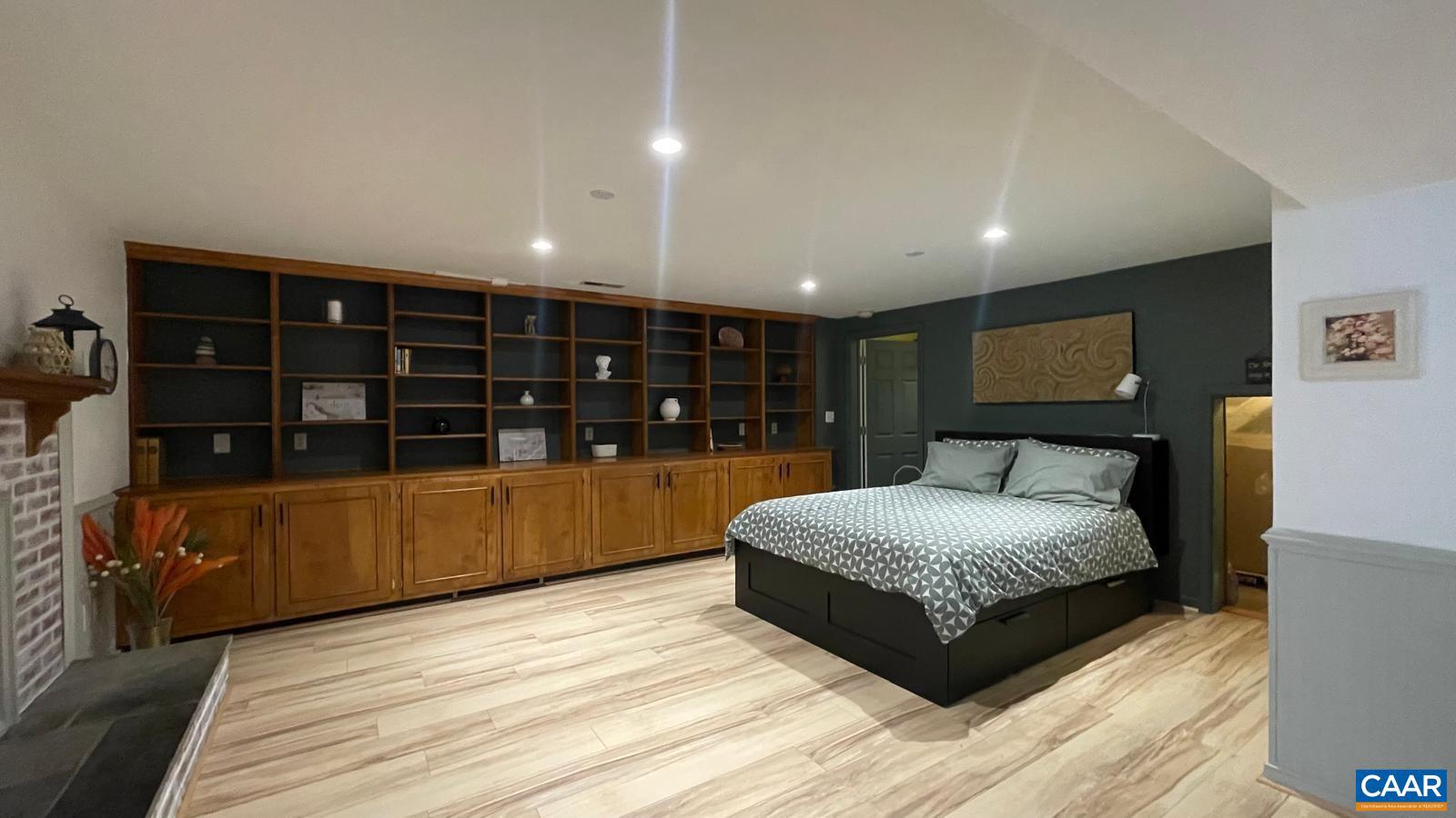 UNKNOWN - Residential Lease