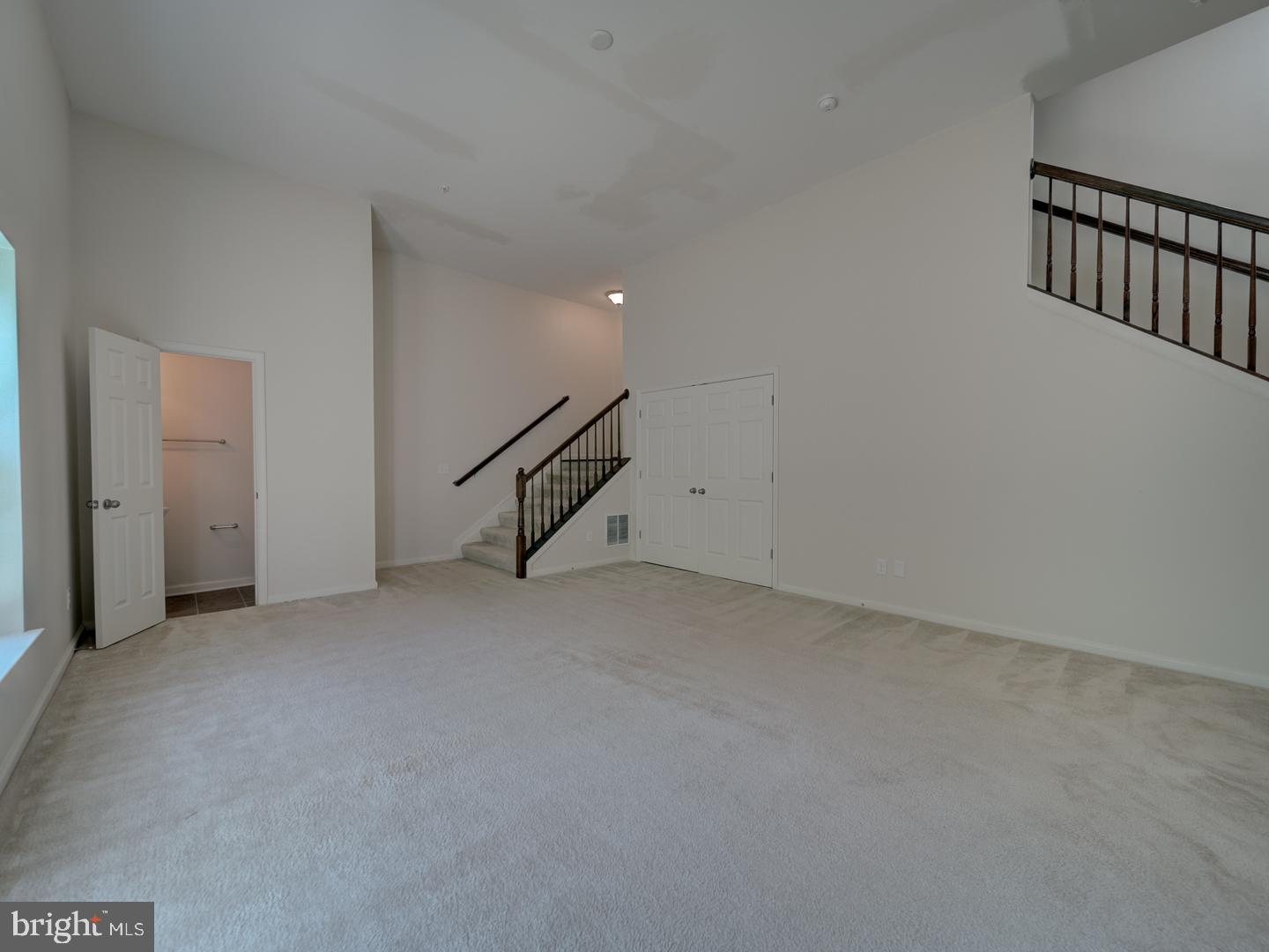 CASCADES PLACE CONDOMINIUM - Residential Lease