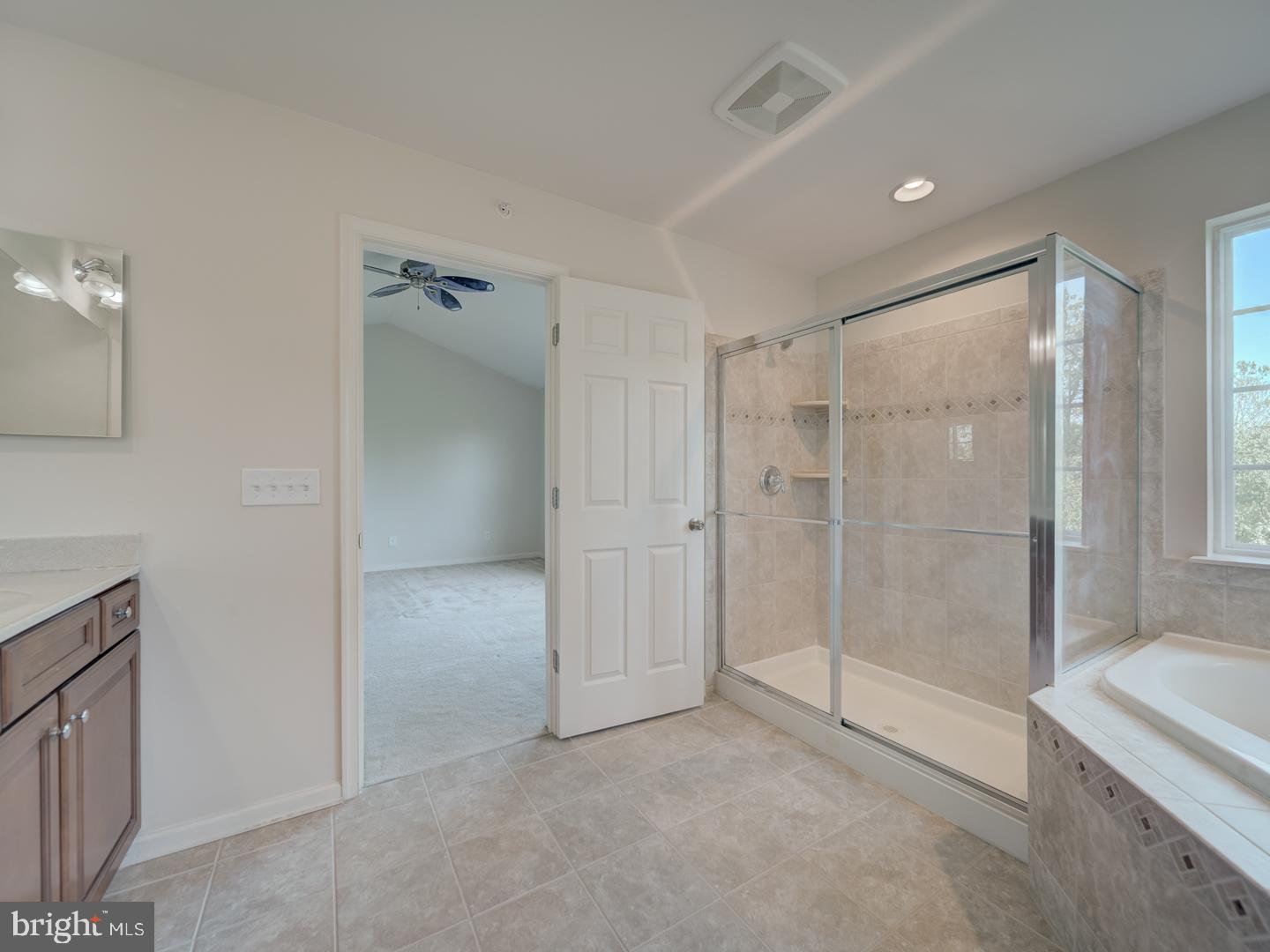 CASCADES PLACE CONDOMINIUM - Residential Lease